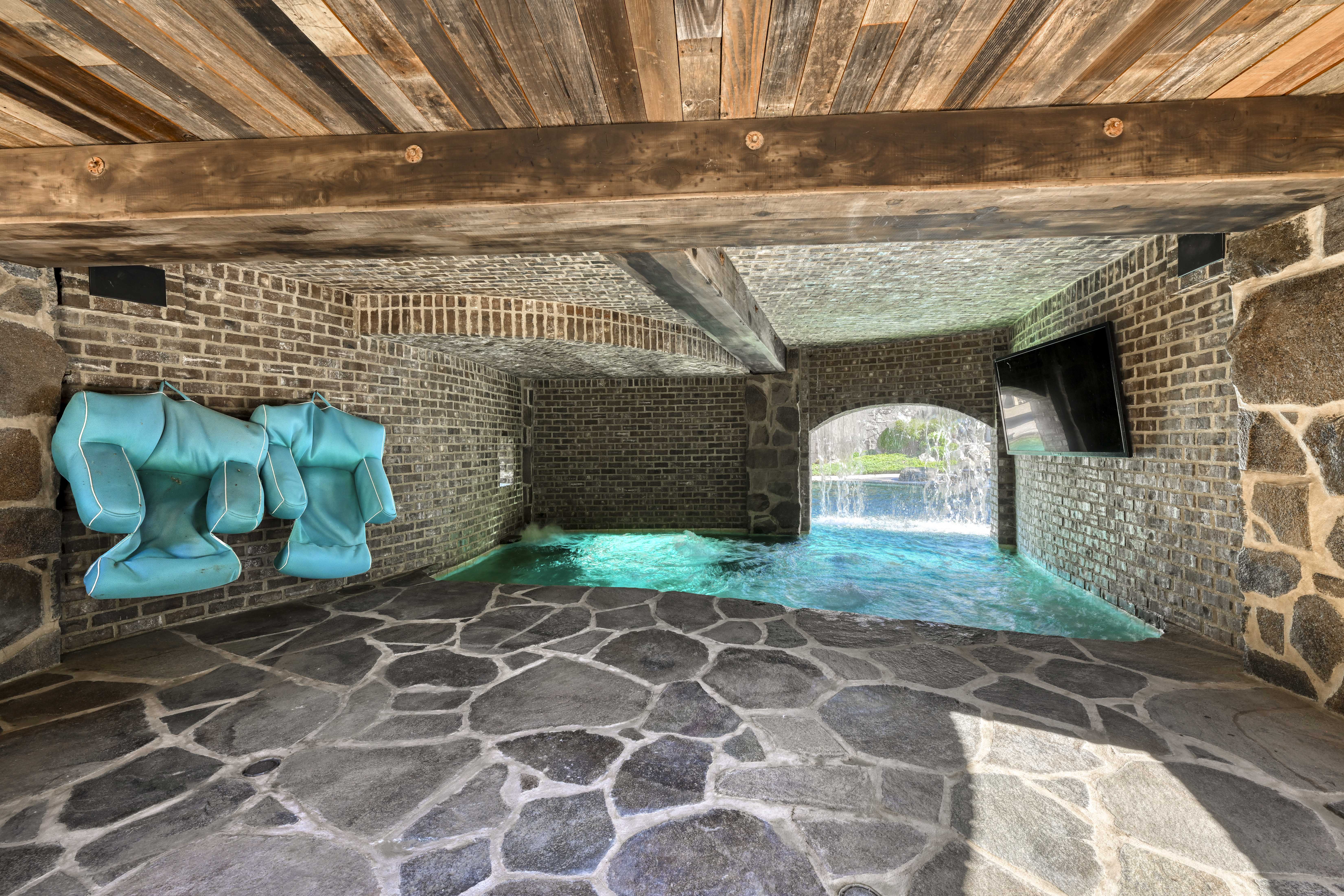 8611 Angeli Lane 