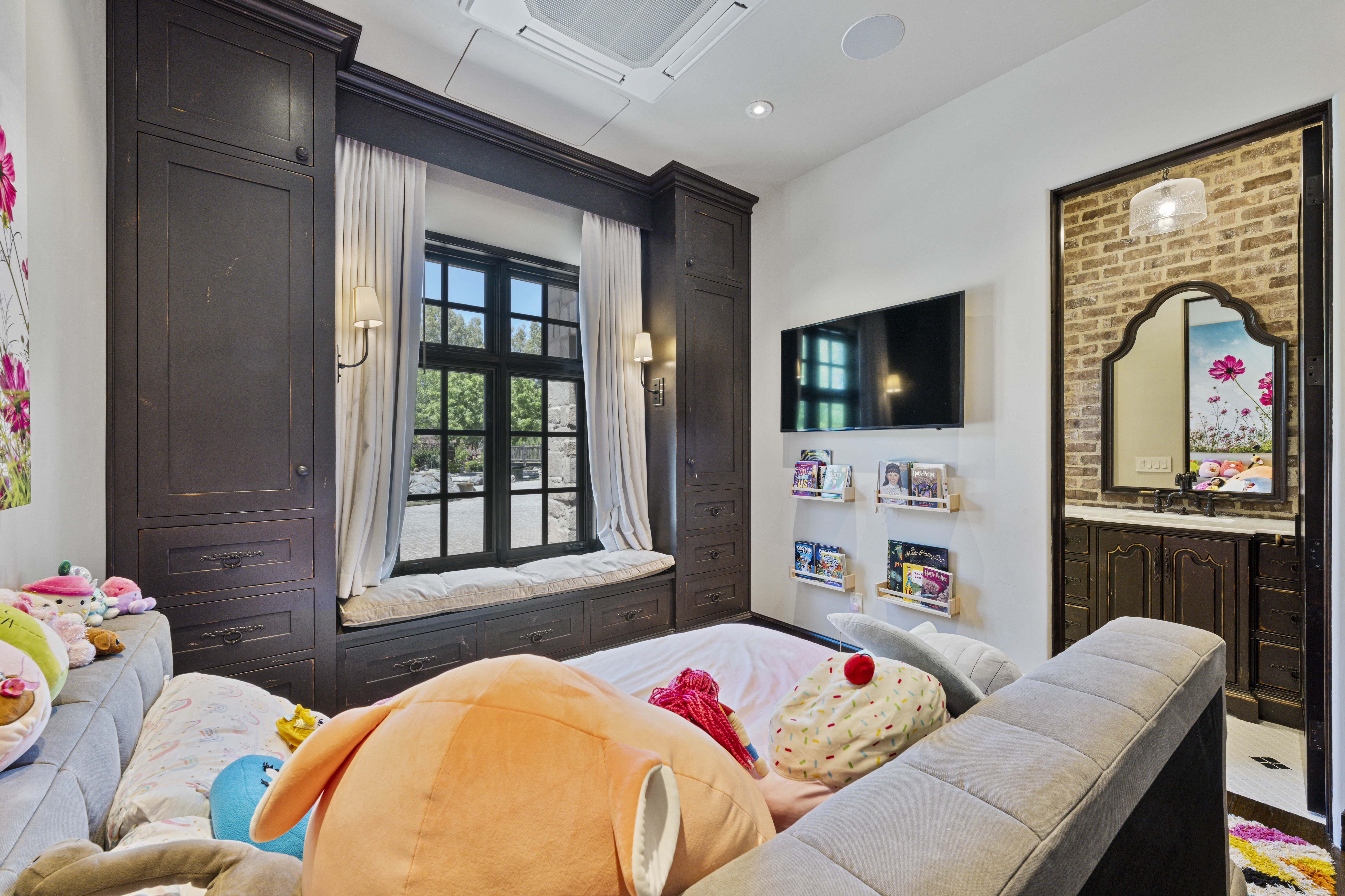 8611 Angeli Lane 