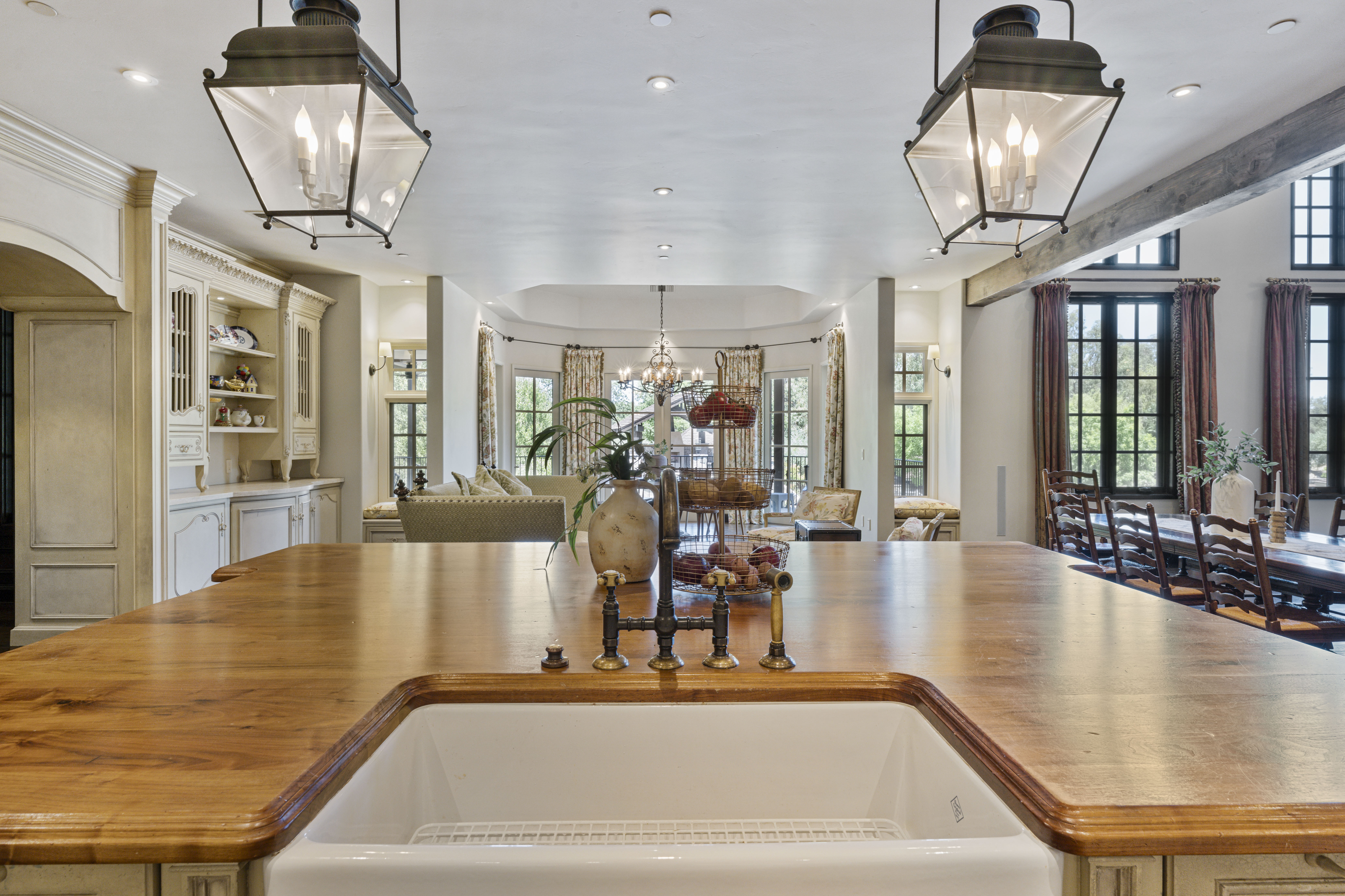 8611 Angeli Lane 
