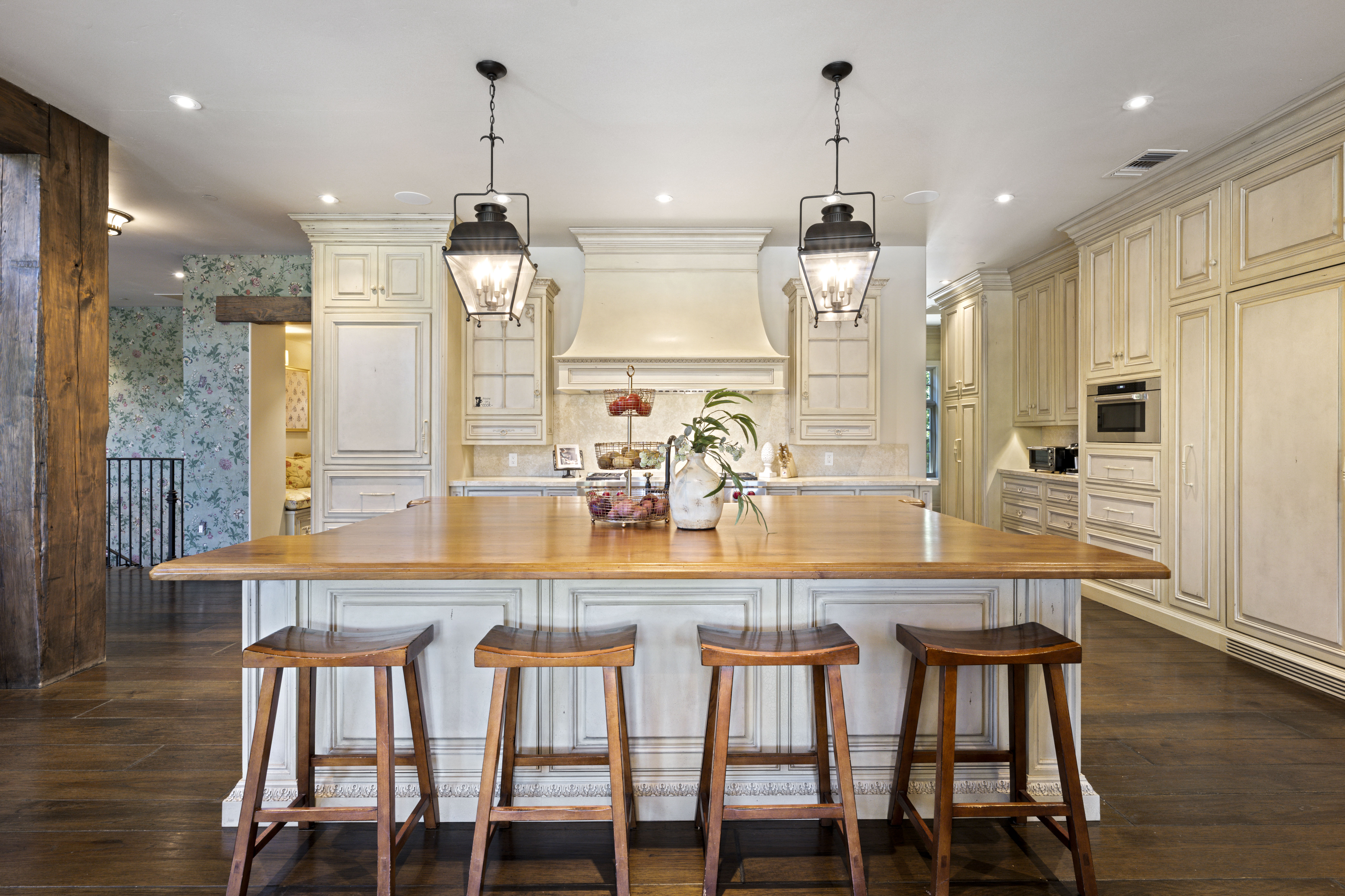 8611 Angeli Lane 