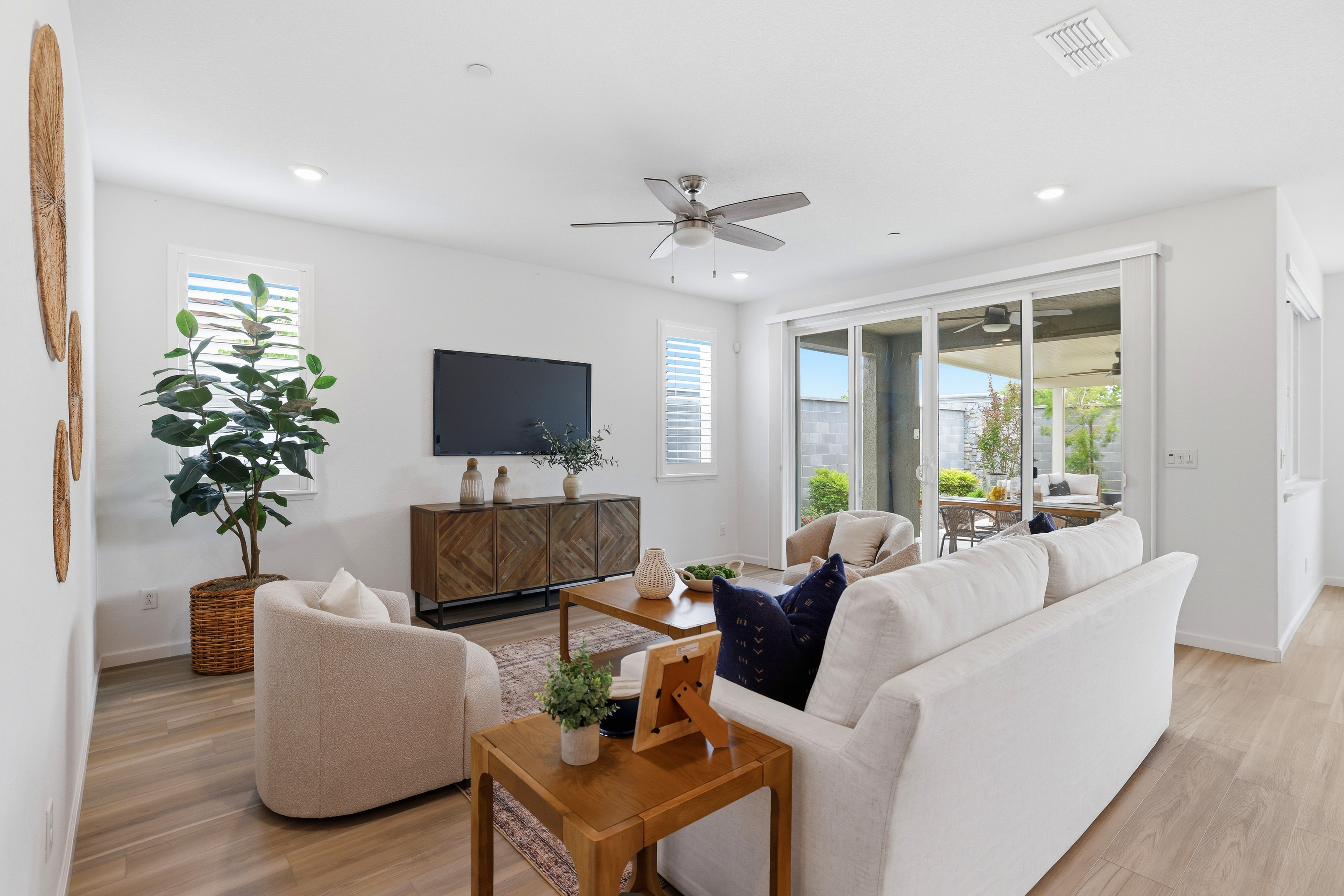979 Carson River Drive 