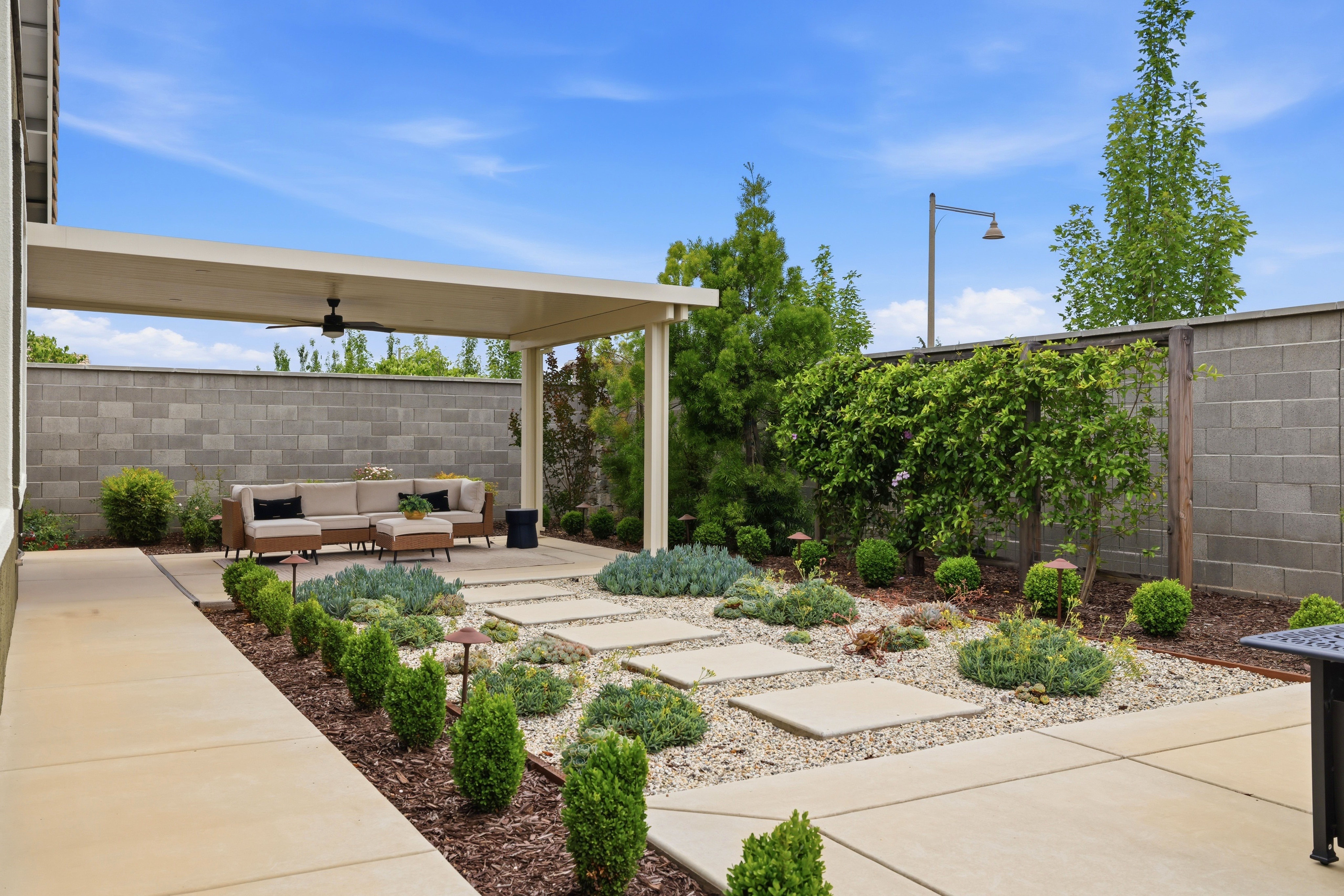 979 Carson River Drive 