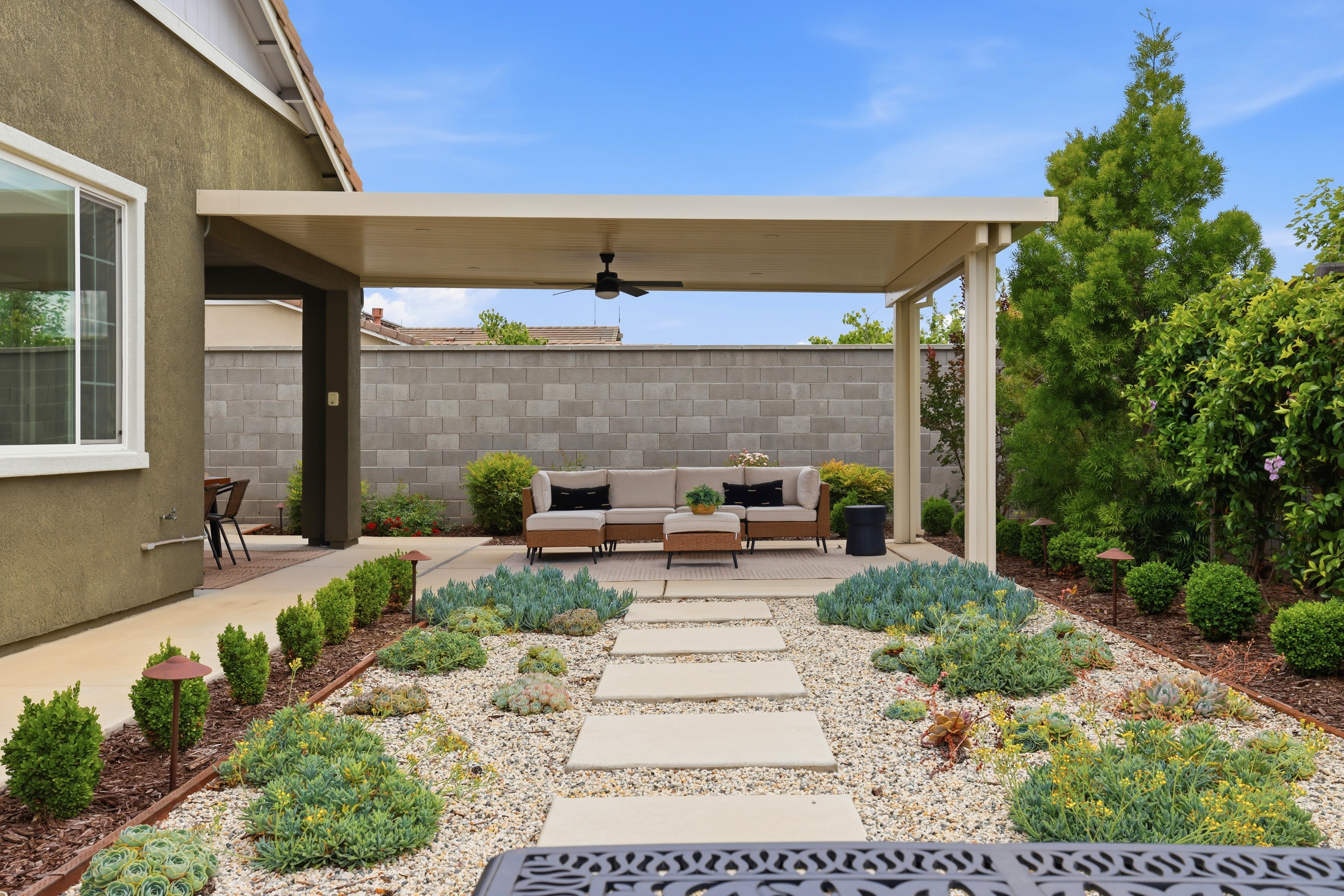 979 Carson River Drive 