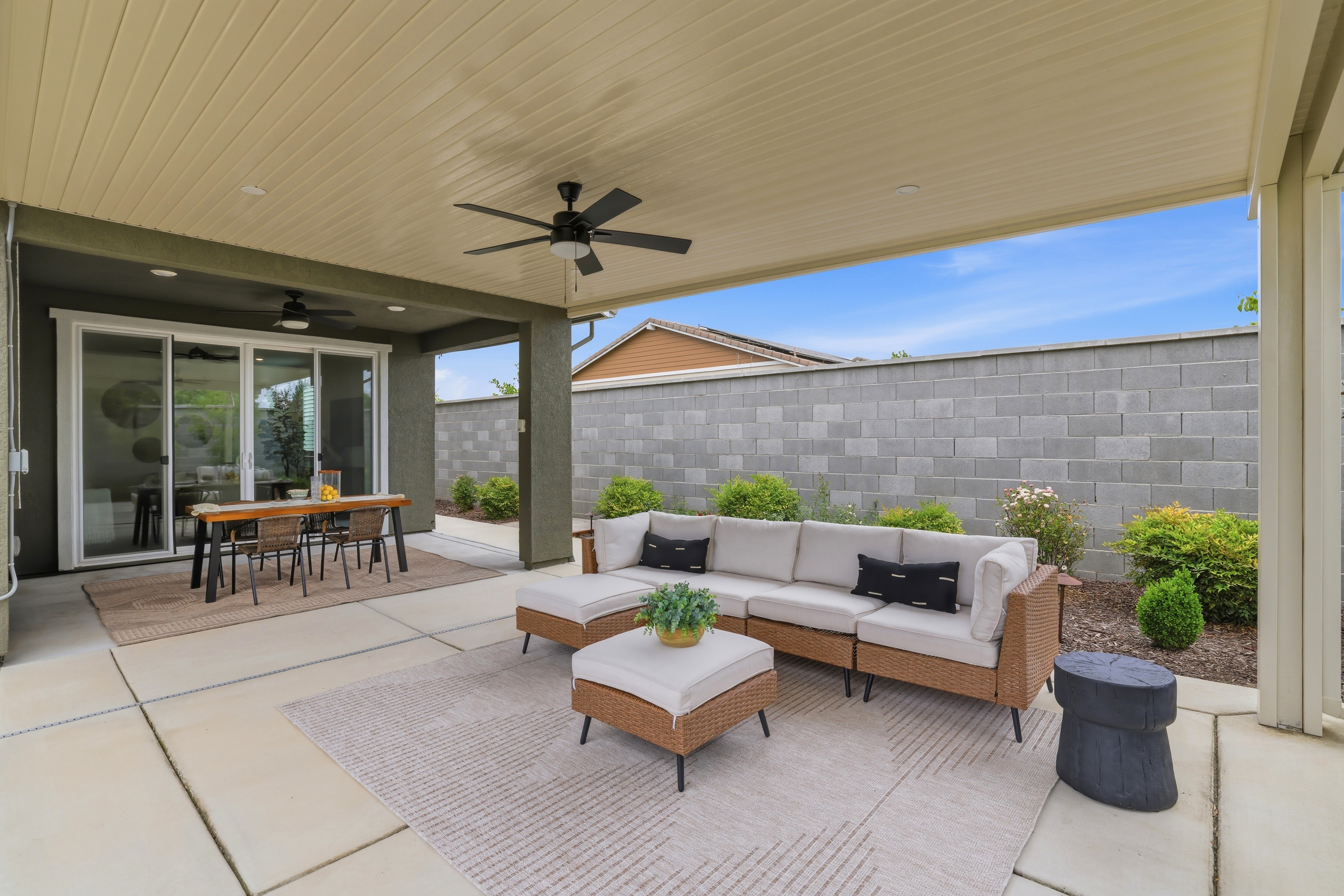979 Carson River Drive 