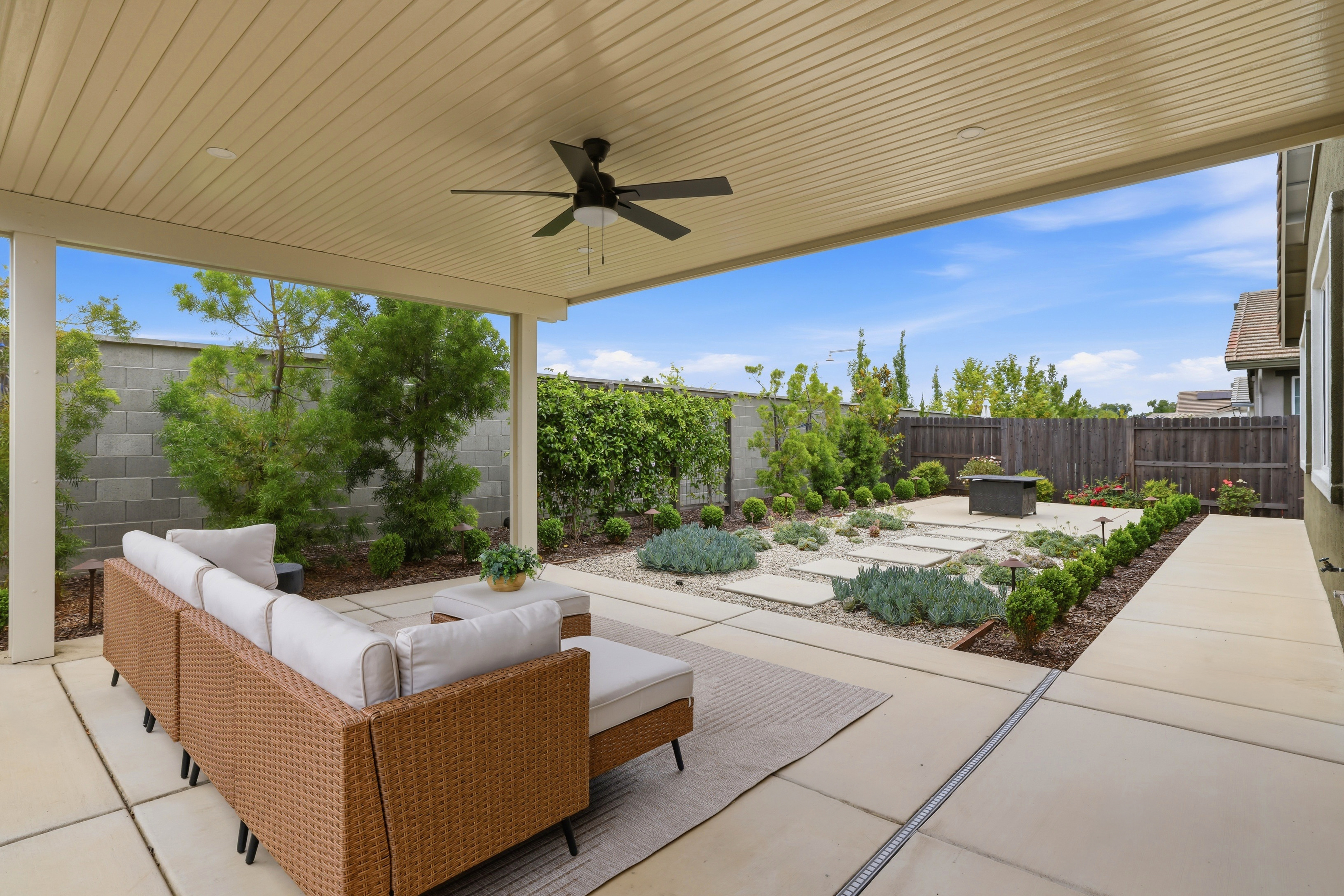 979 Carson River Drive 