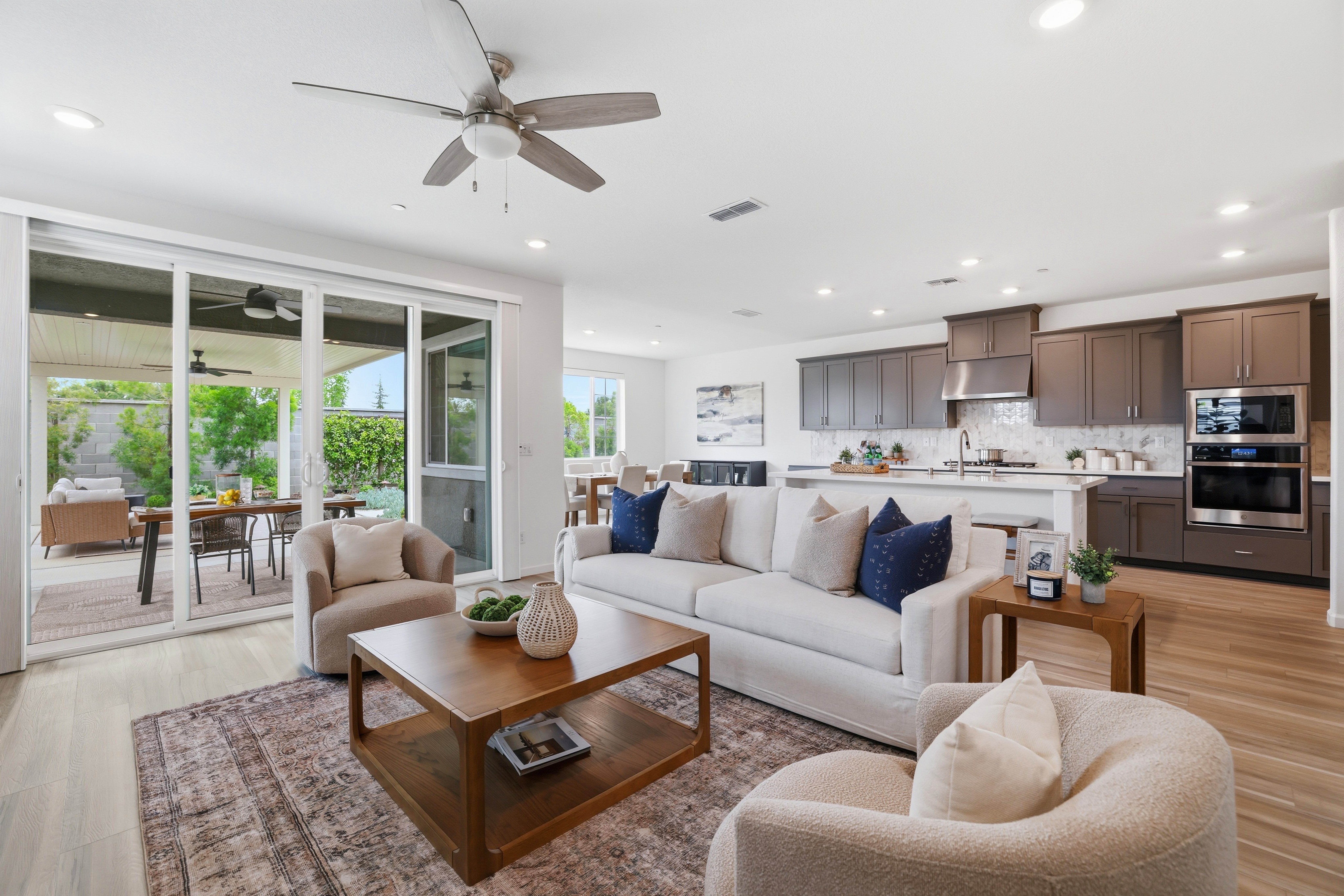 979 Carson River Drive 
