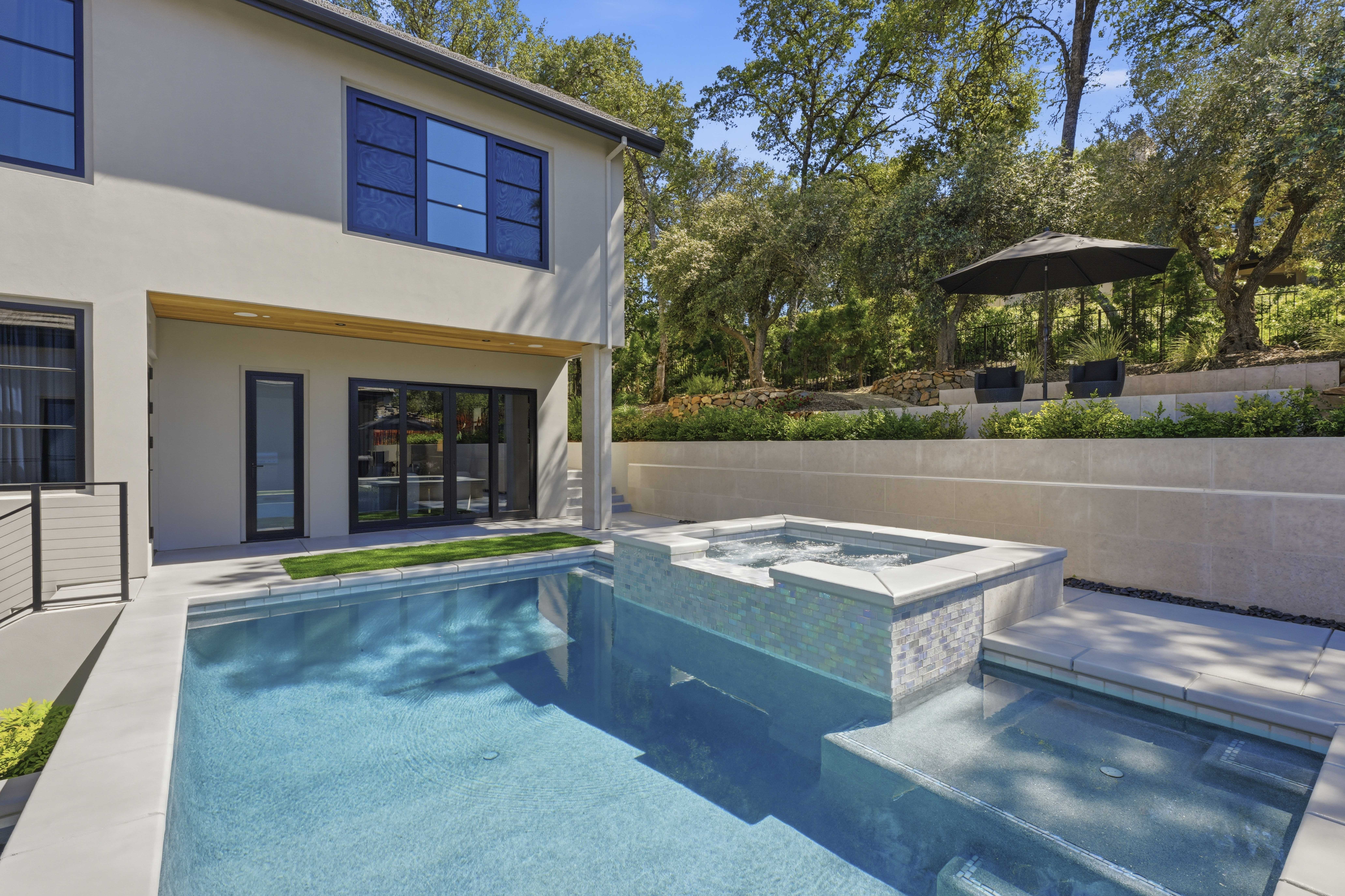 4200 Raphael Drive 