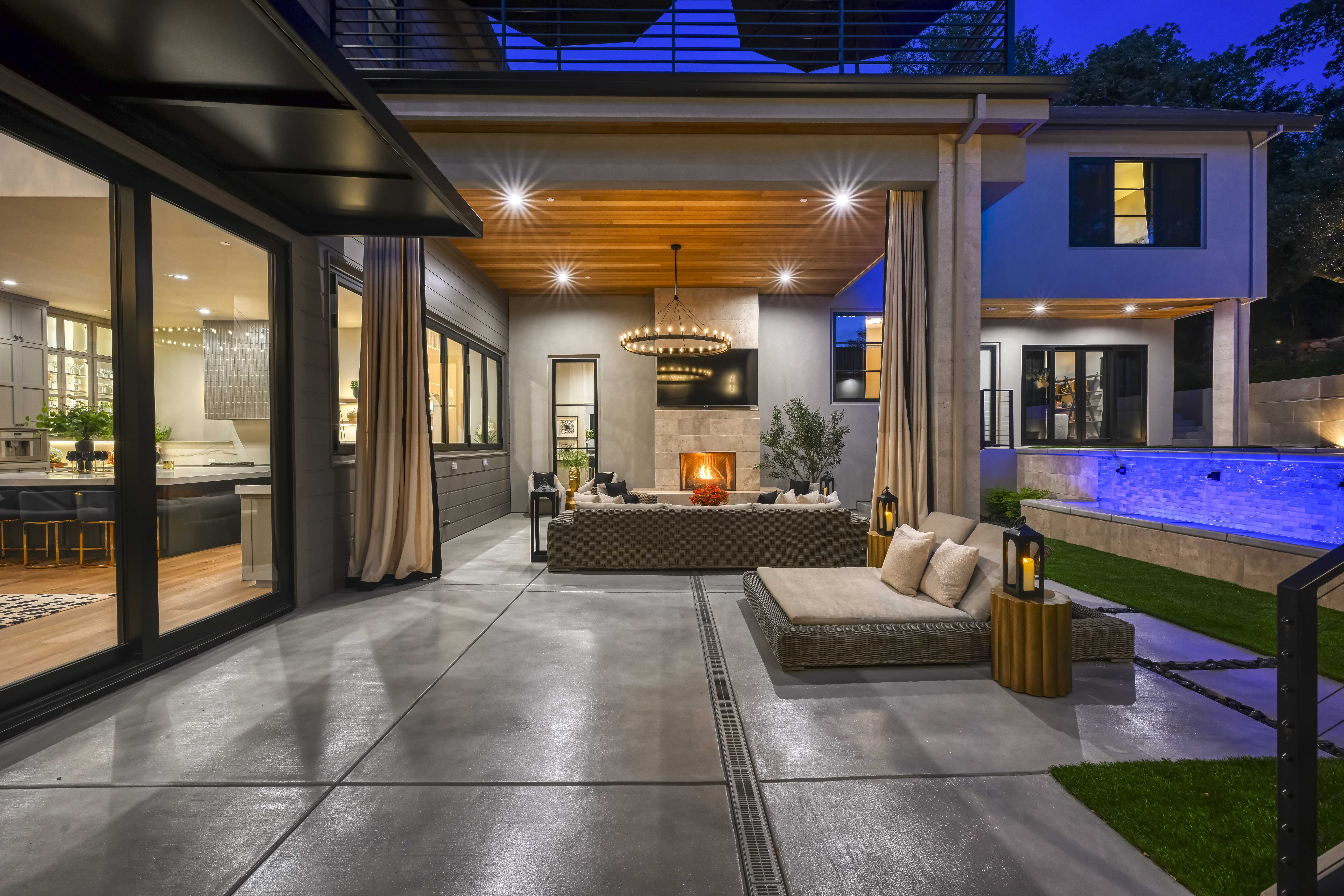 4200 Raphael Drive 