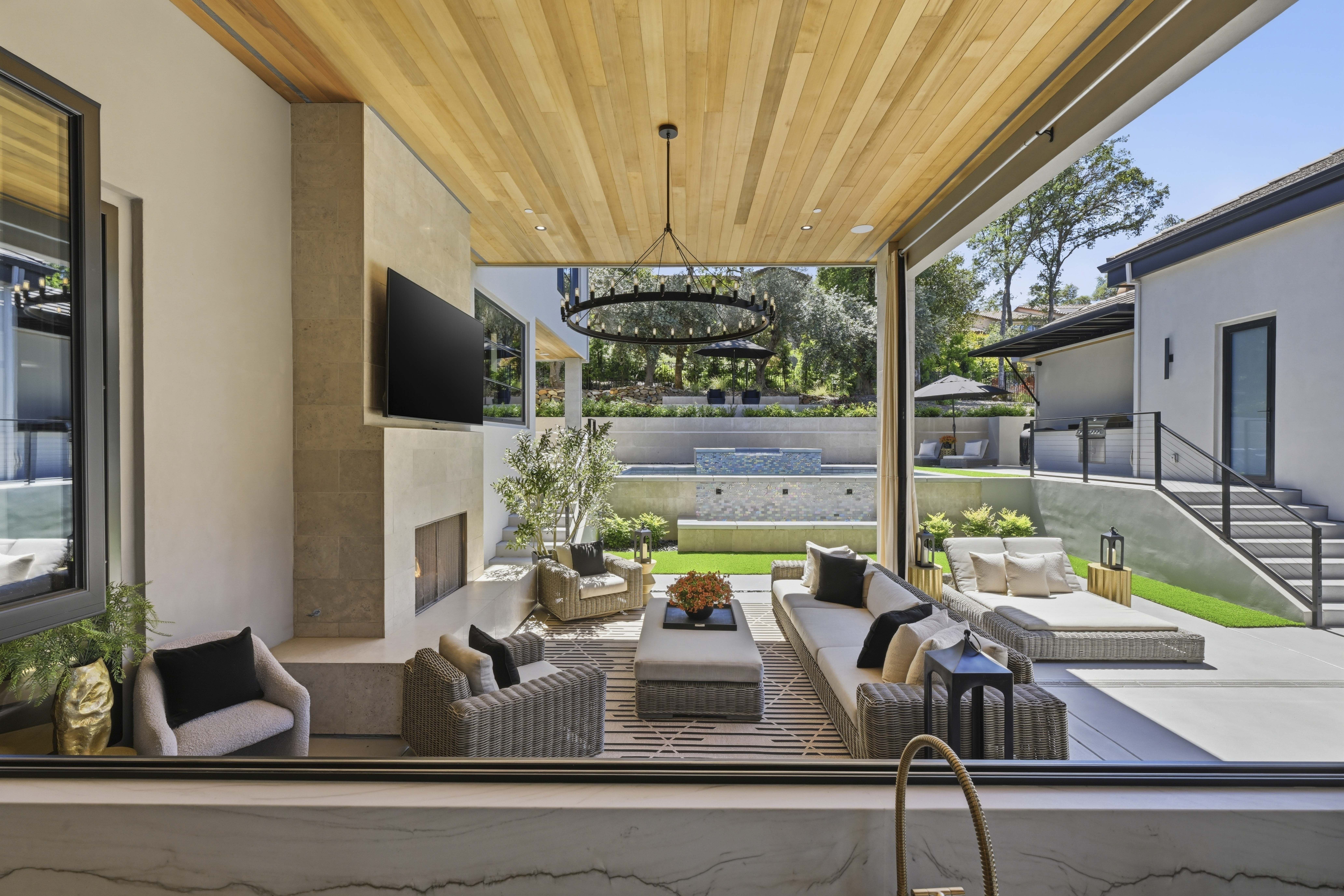 4200 Raphael Drive 