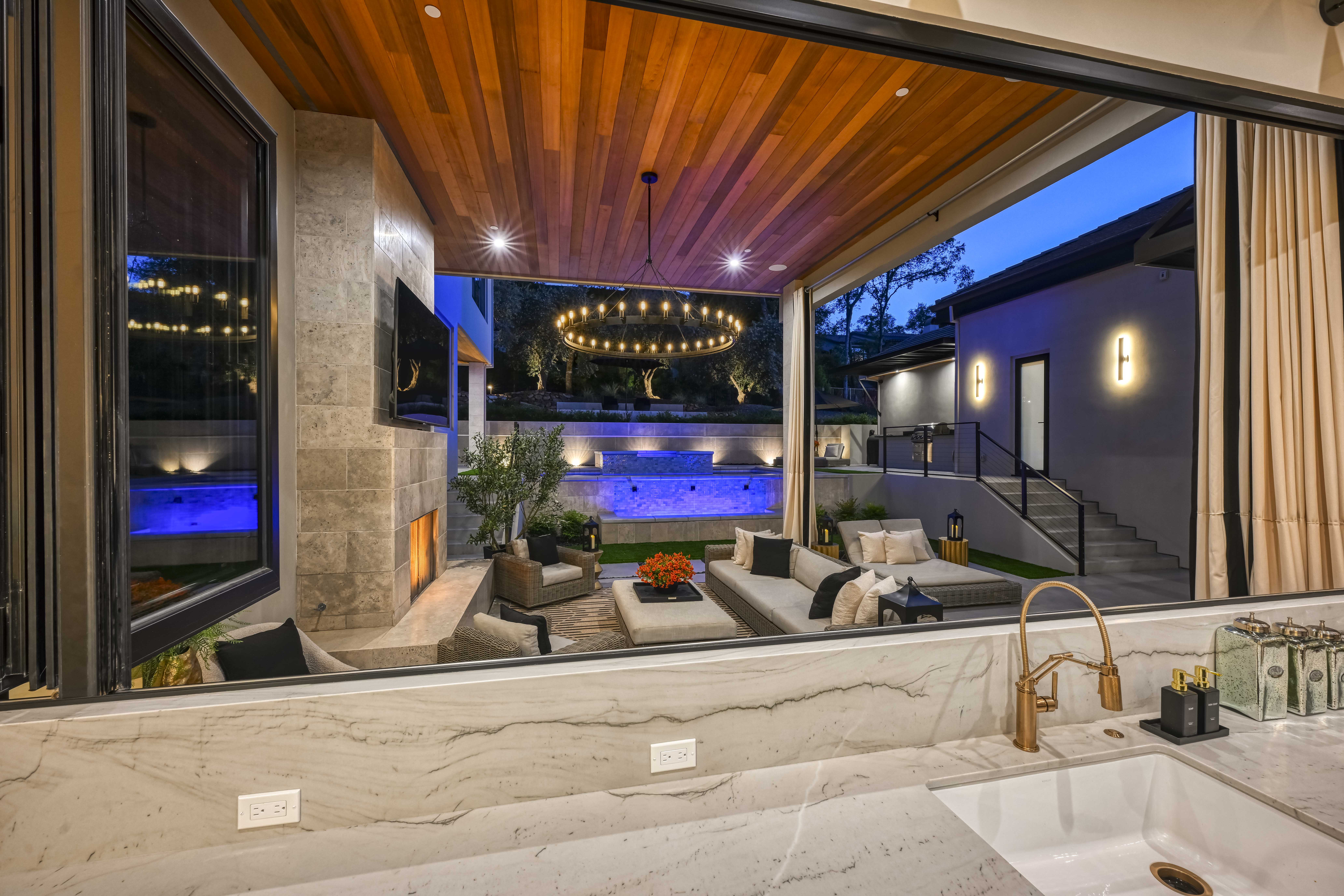 4200 Raphael Drive 