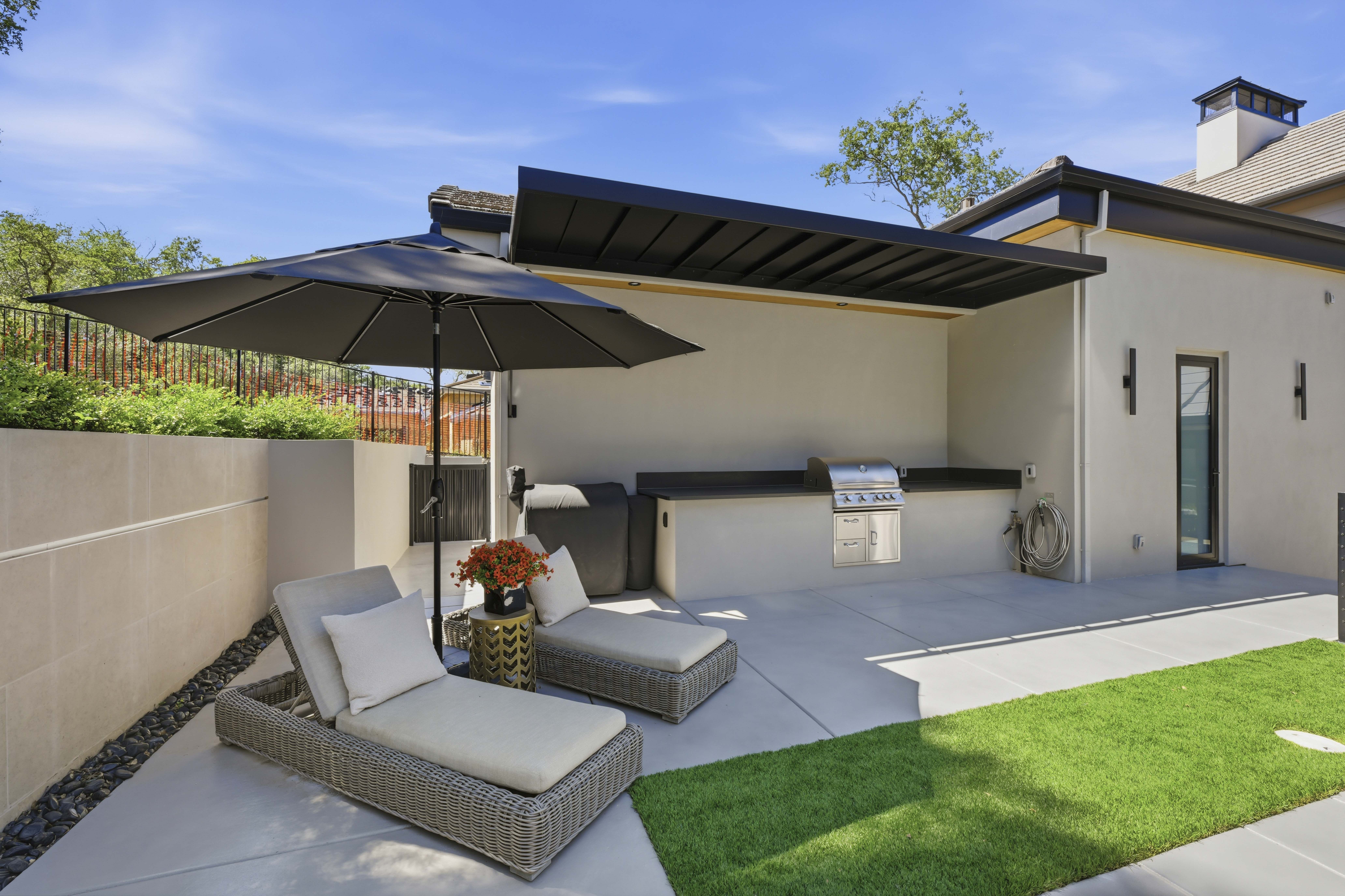 4200 Raphael Drive 