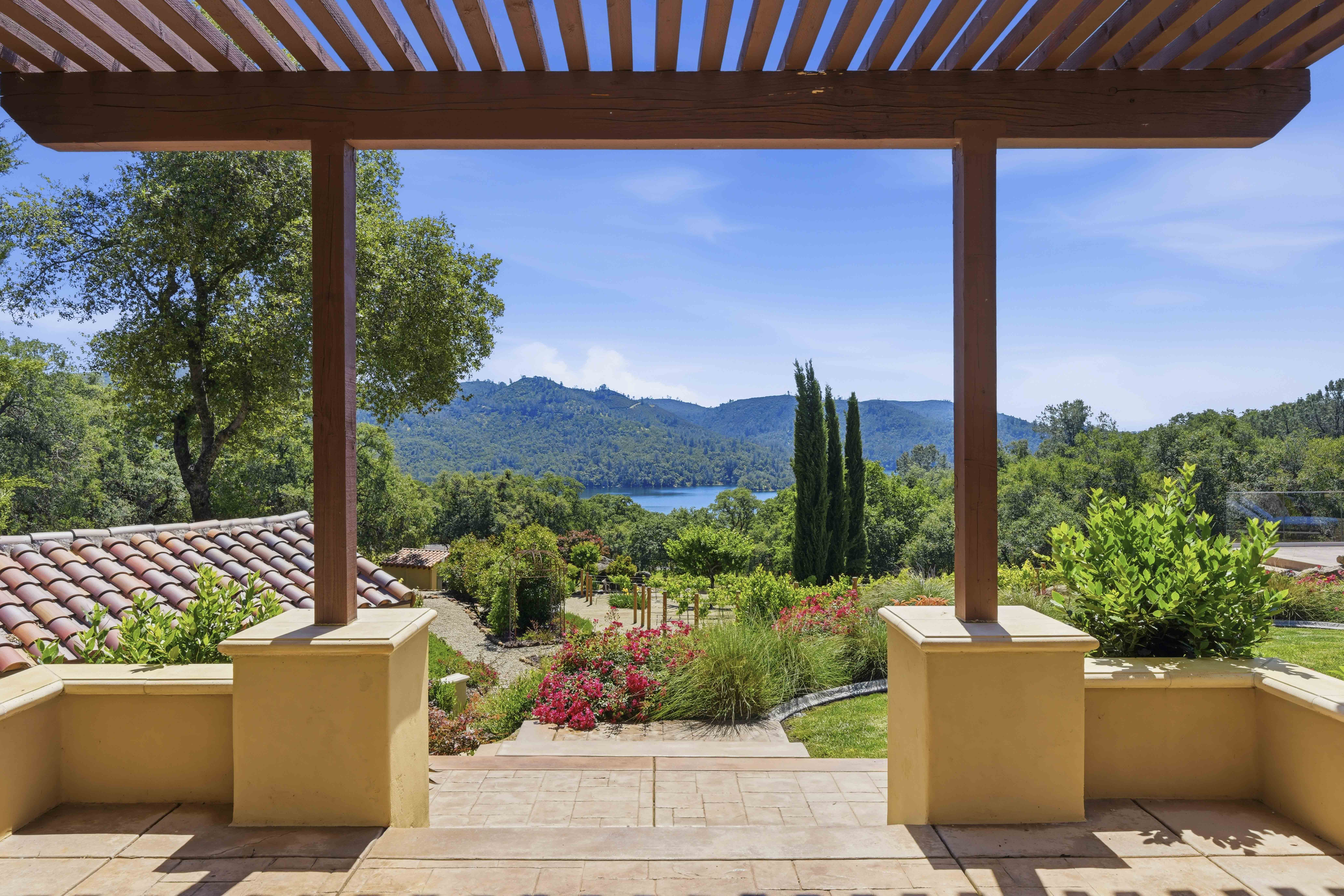 9688 Clos Du Lac Circle 