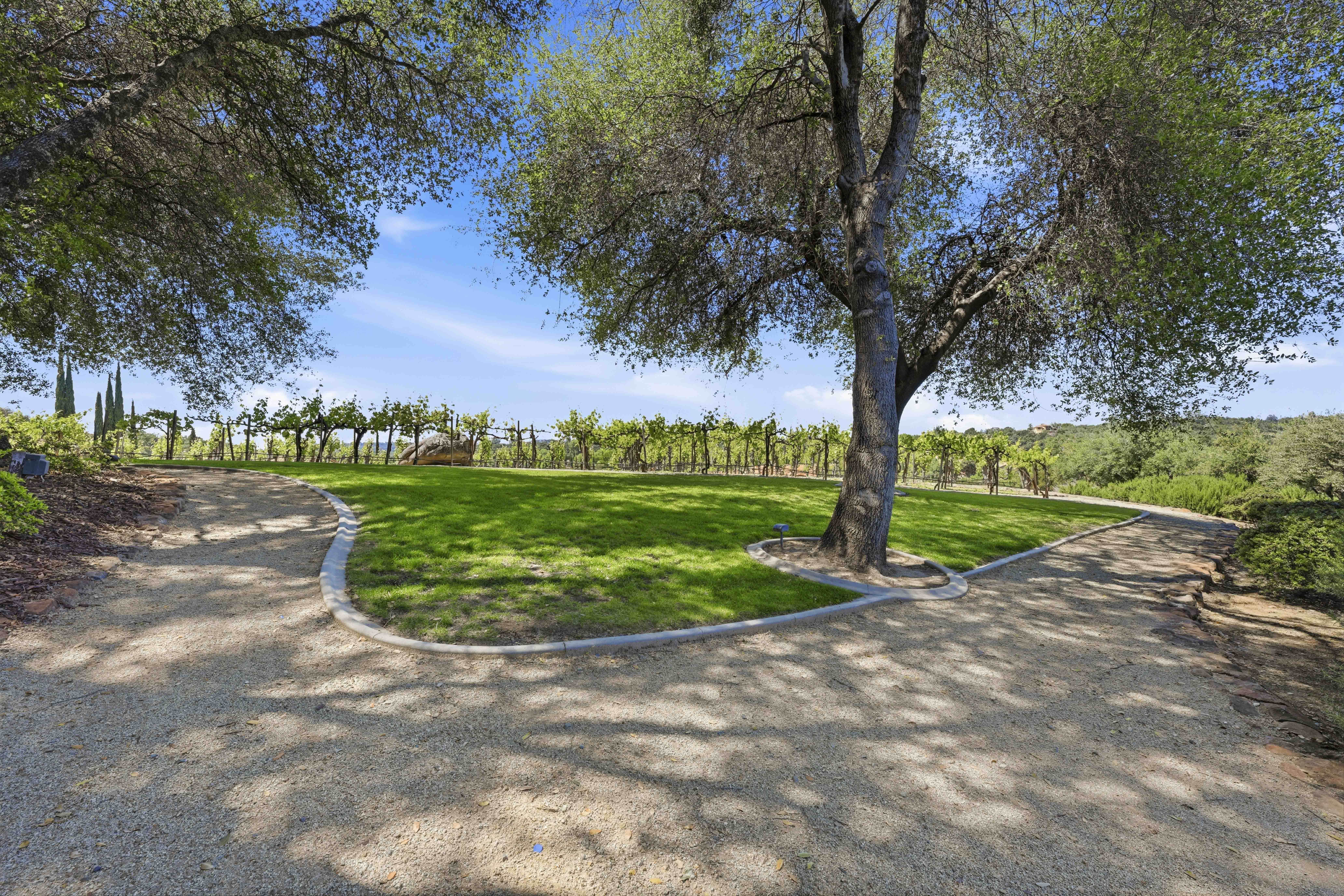 9688 Clos Du Lac Circle 