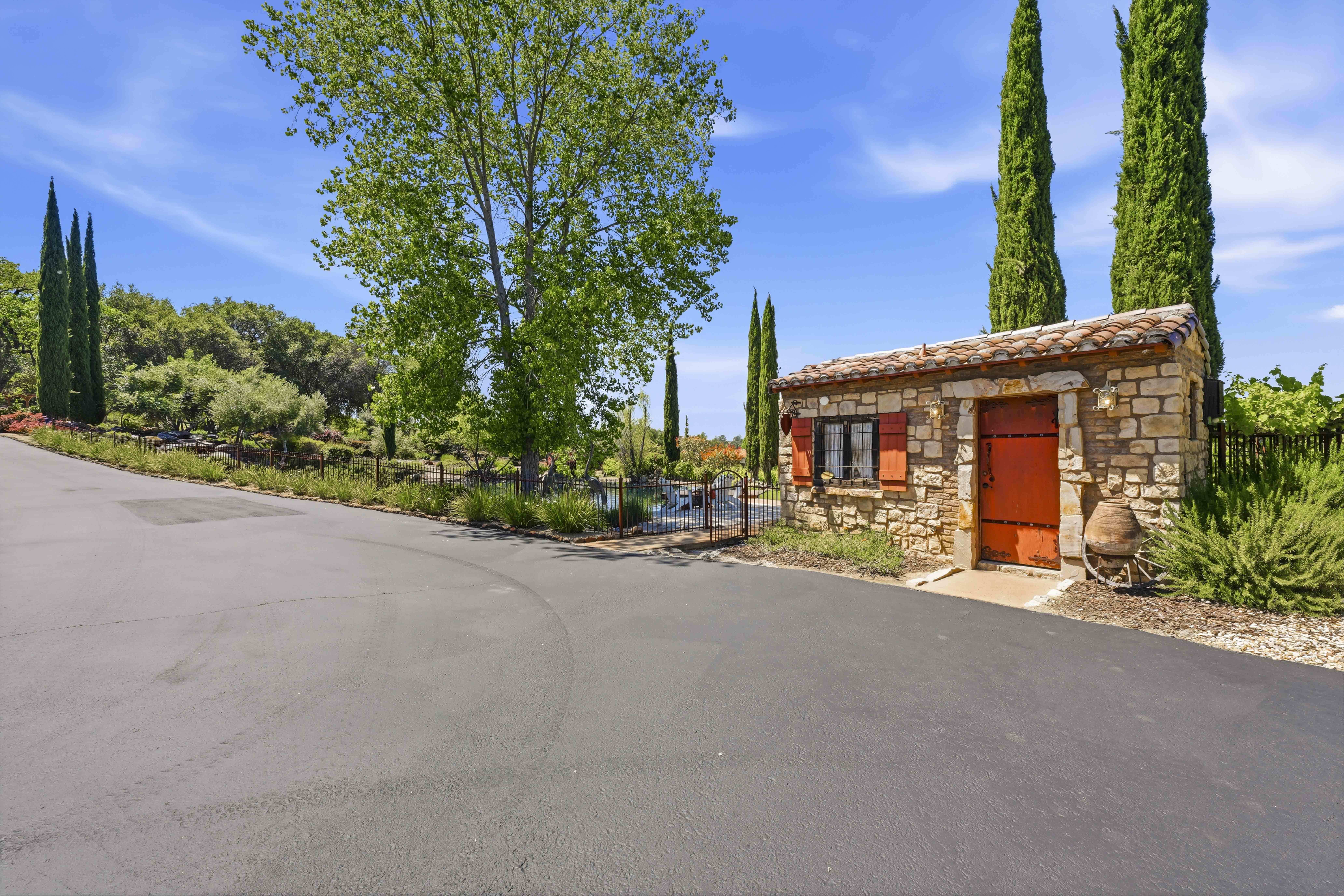 9688 Clos Du Lac Circle 