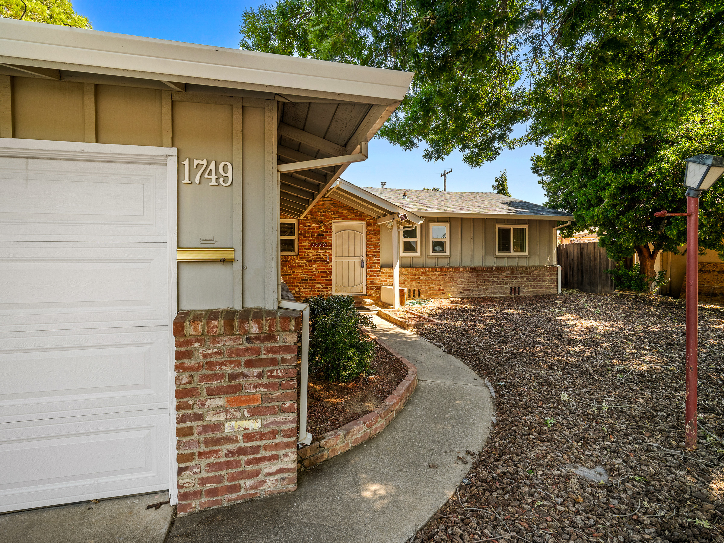 1749 Wakefield Way 