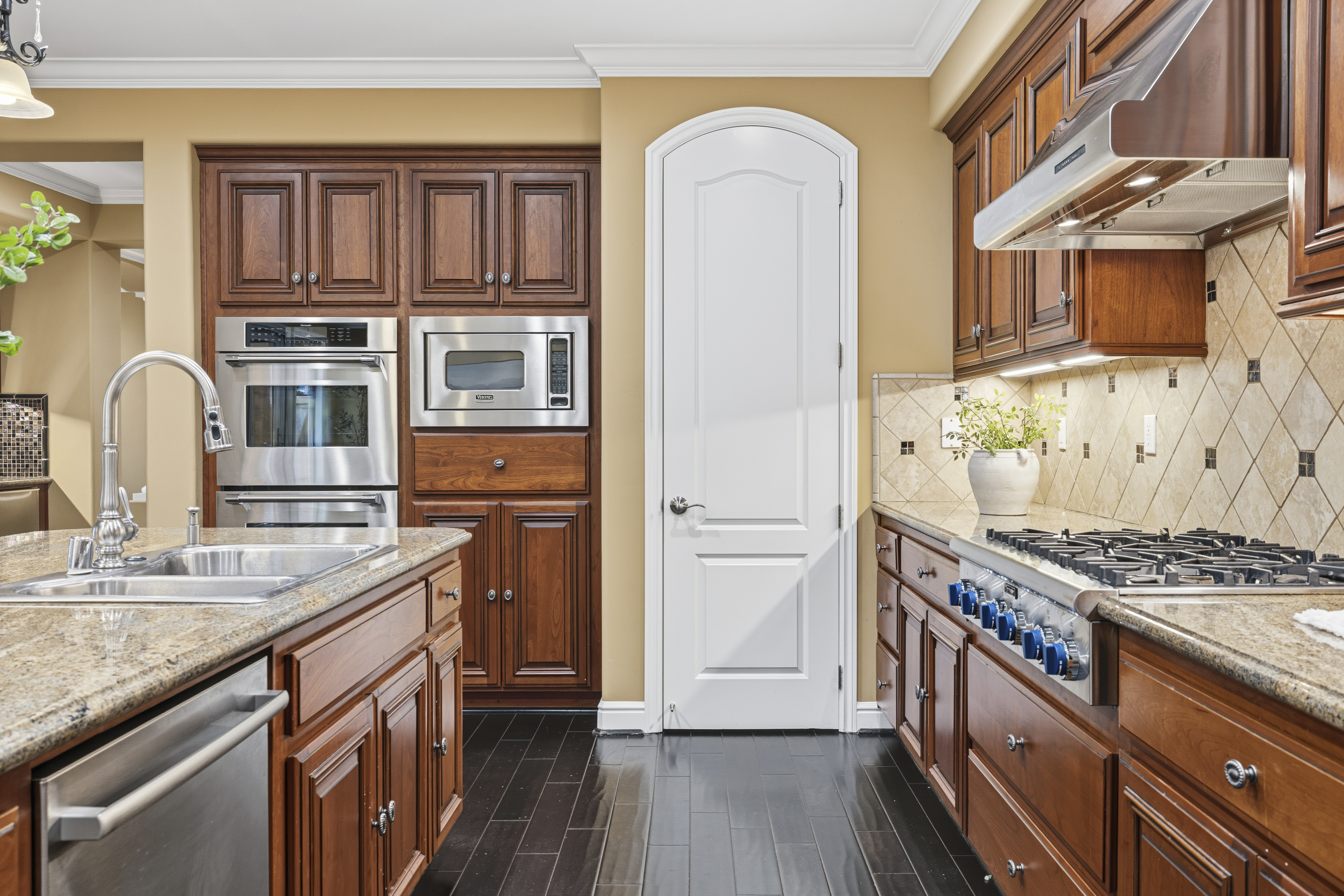 3047 Travois Circle 