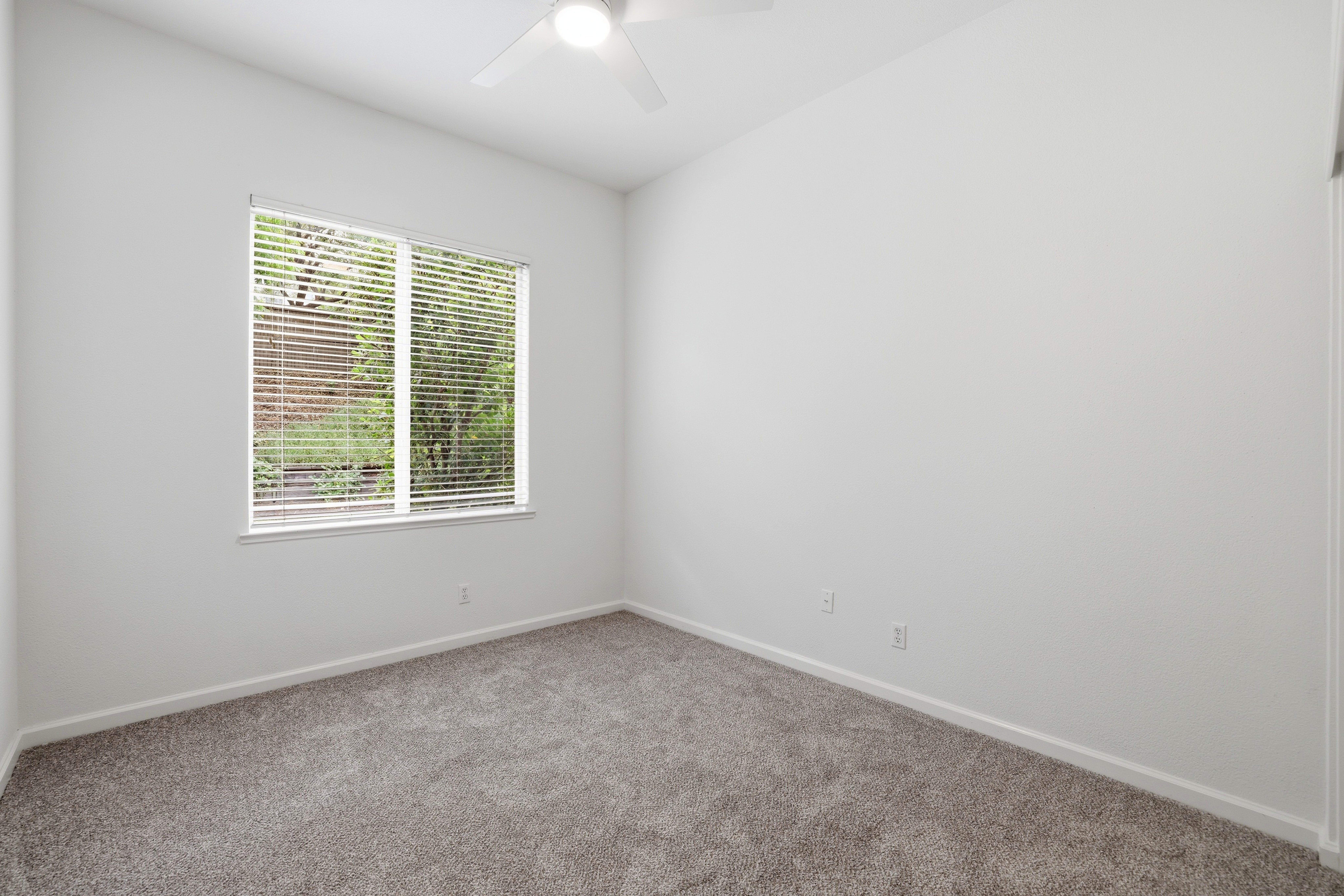 3271 Stonehurst Drive 