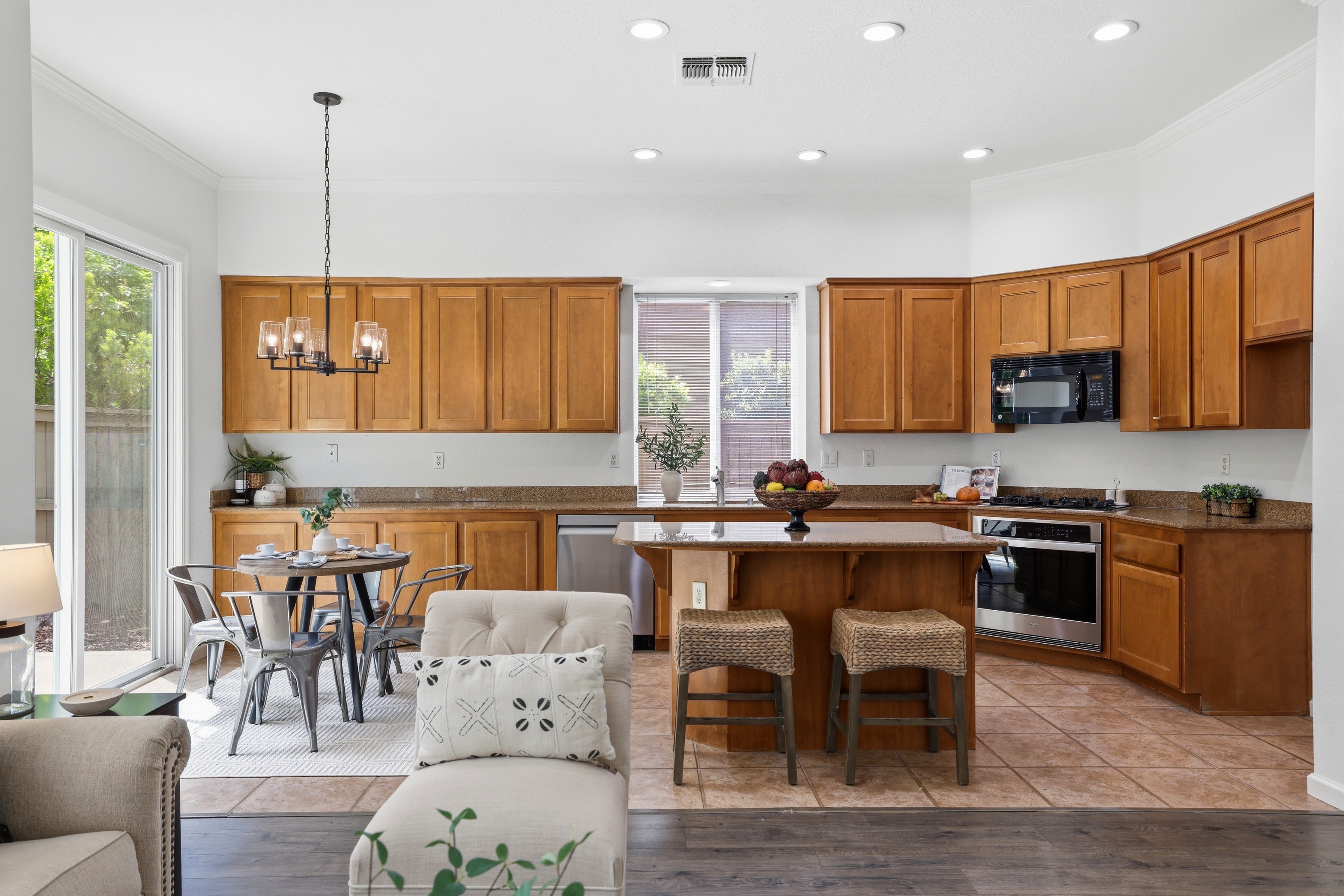 3271 Stonehurst Drive 