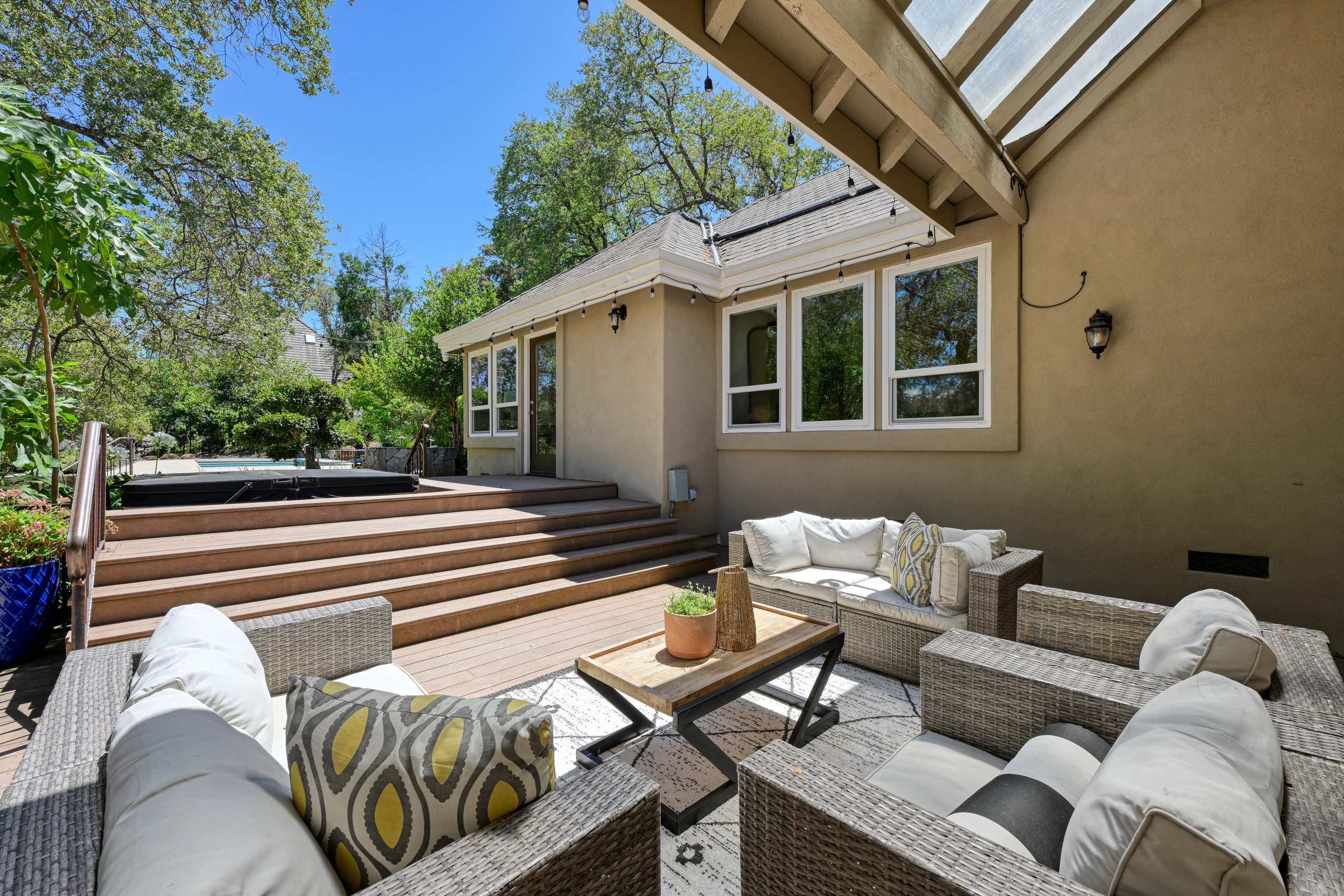 1194 Shetland Way 