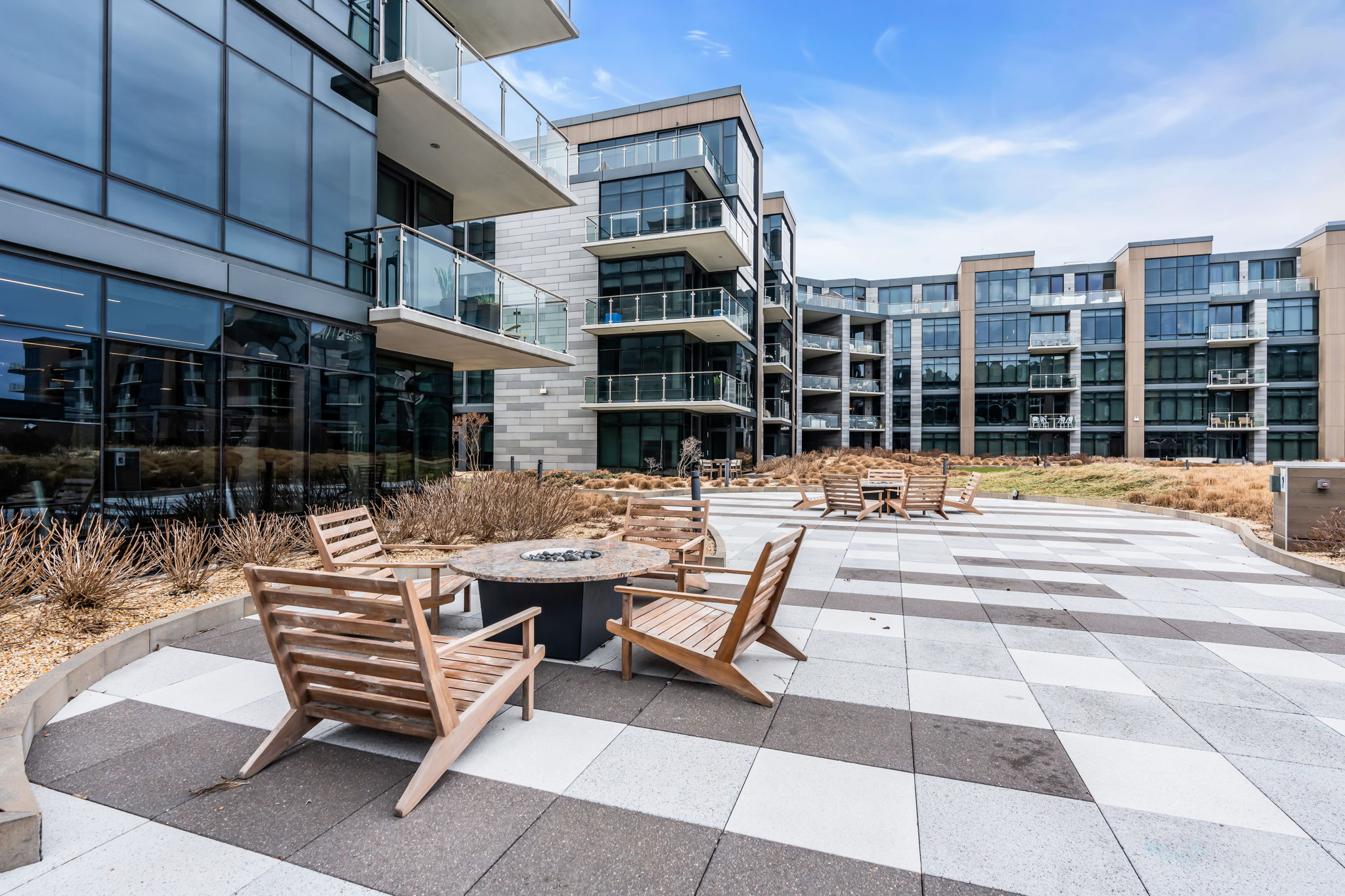 15 Morris Ave - PH 609