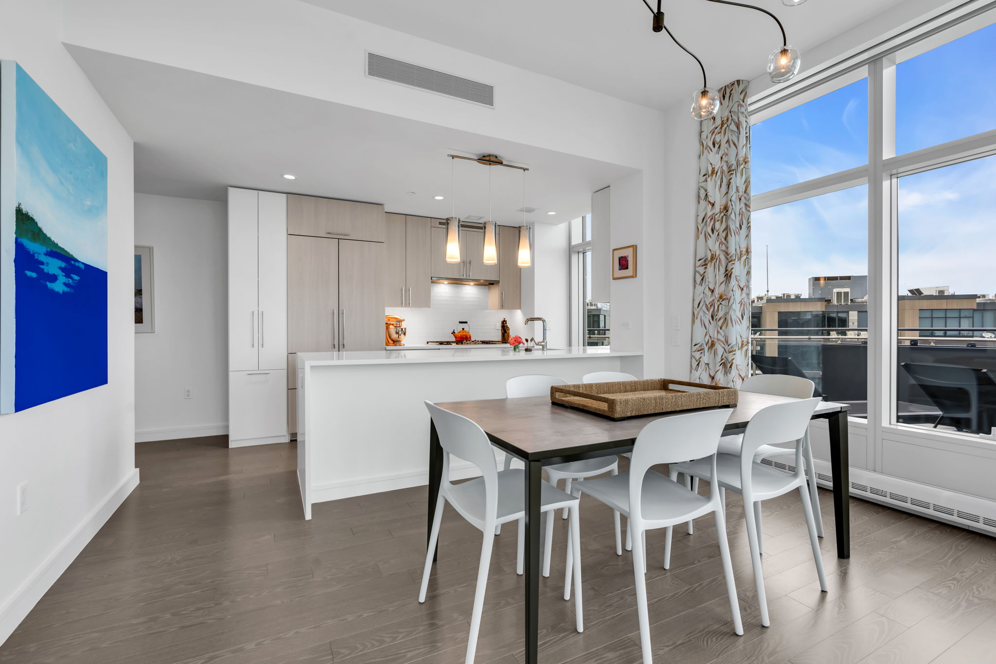 15 Morris Ave - PH 609