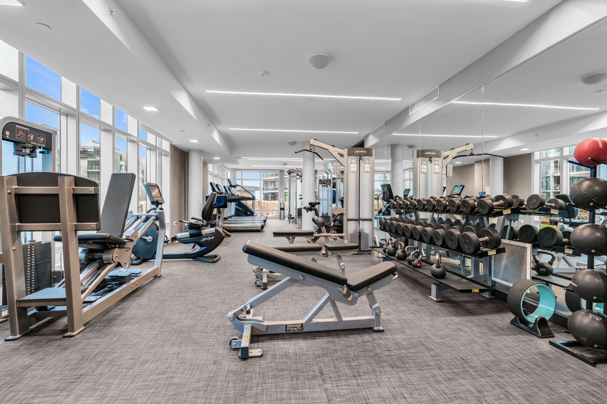 15 Morris Ave - PH 609