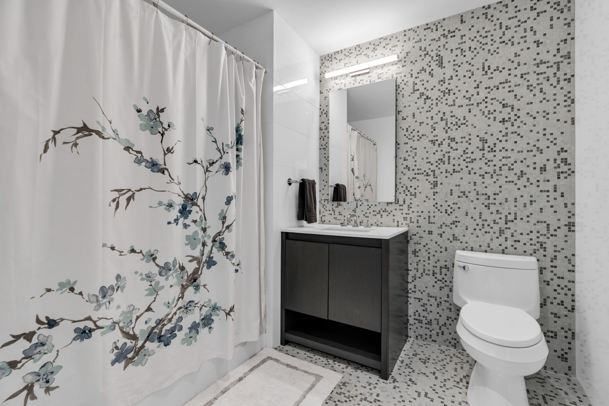 15 Morris Ave - PH 609