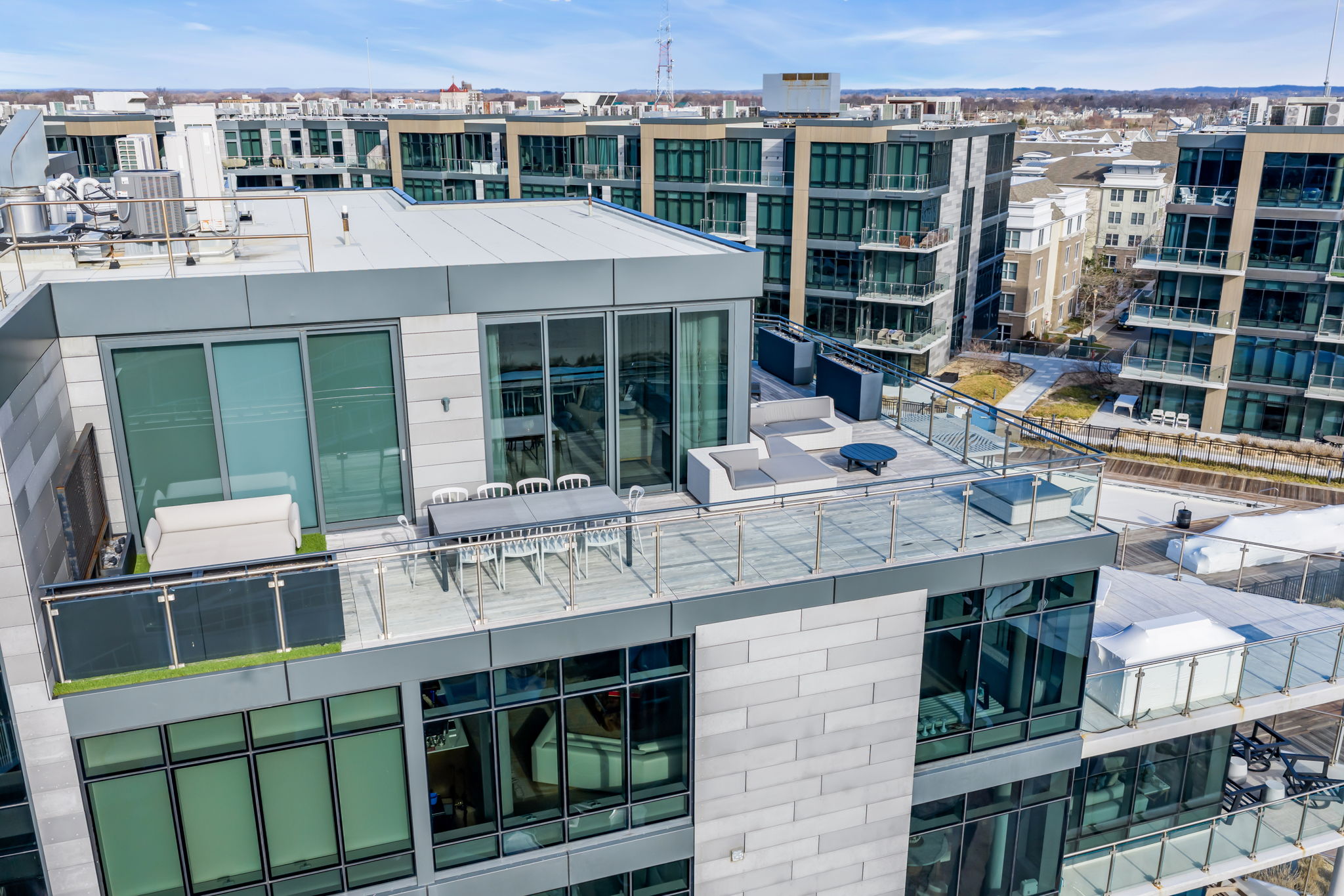 15 Morris Ave - PH 609