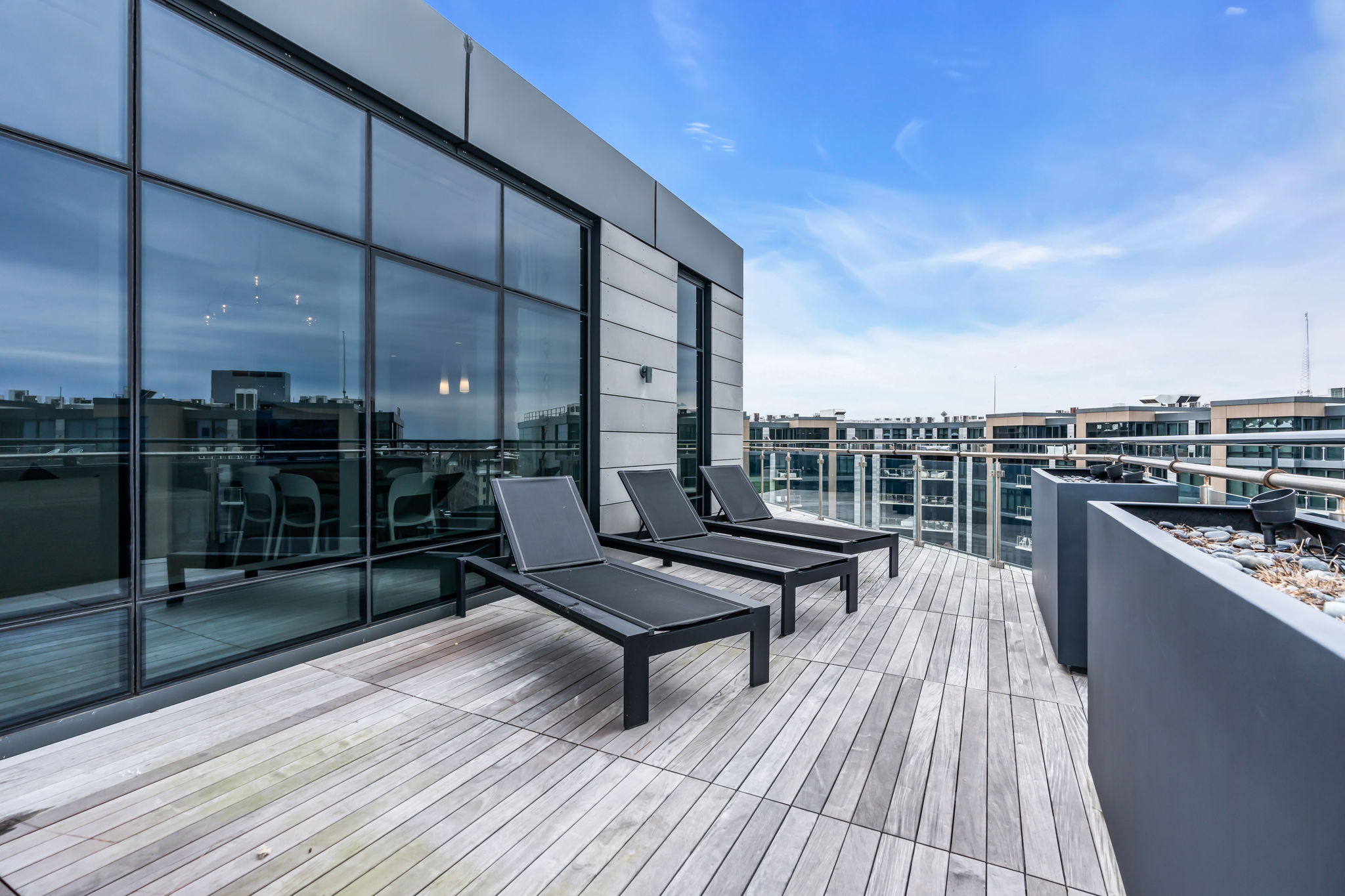 15 Morris Ave - PH 609