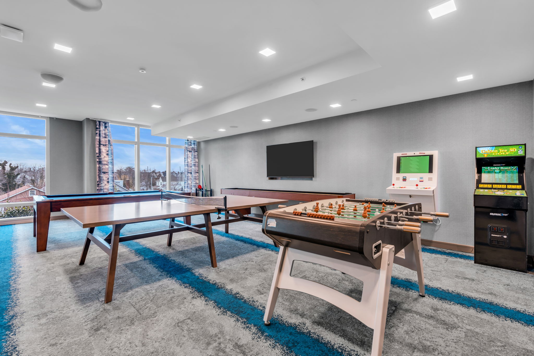 15 Morris Ave - PH 609