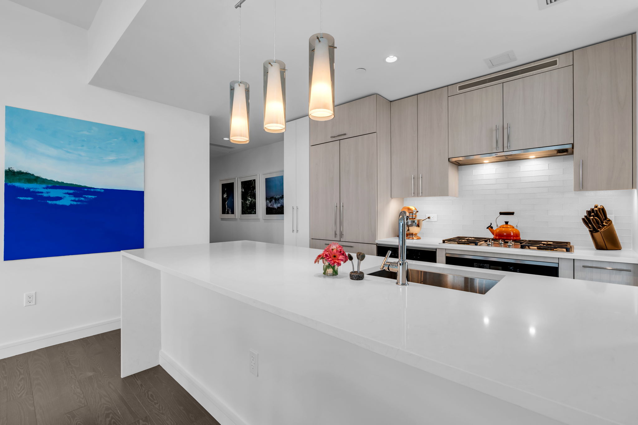 15 Morris Ave - PH 609