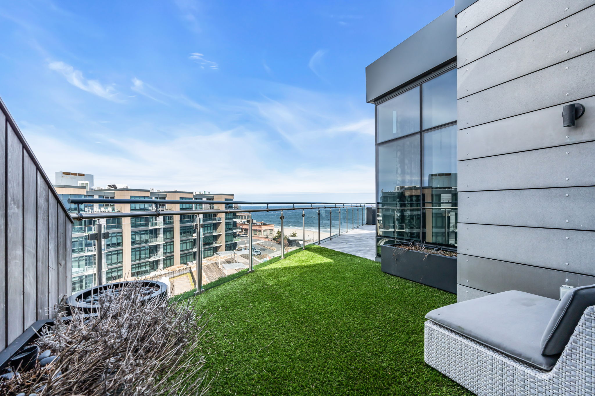 15 Morris Ave - PH 609