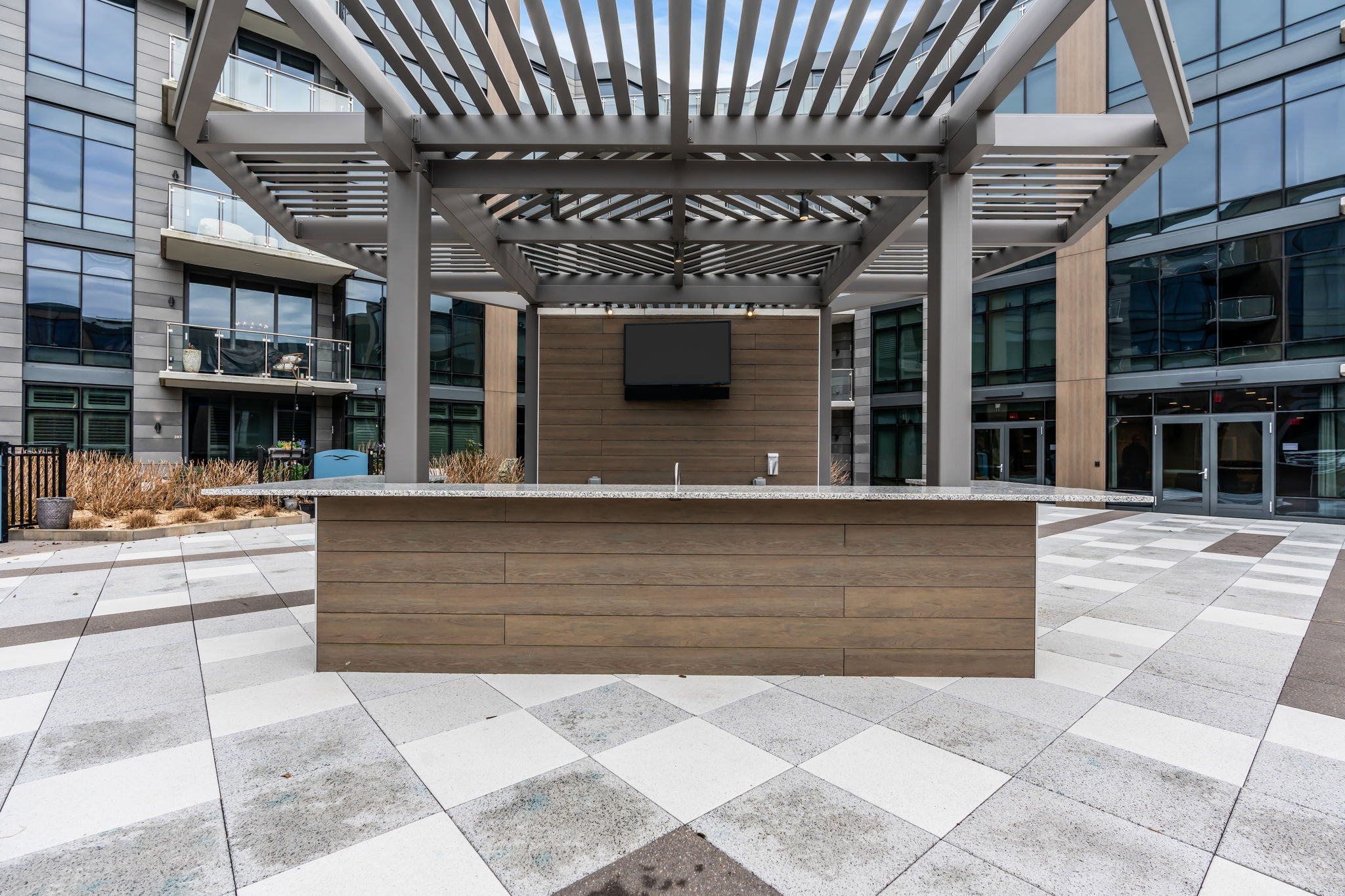 15 Morris Ave - PH 609