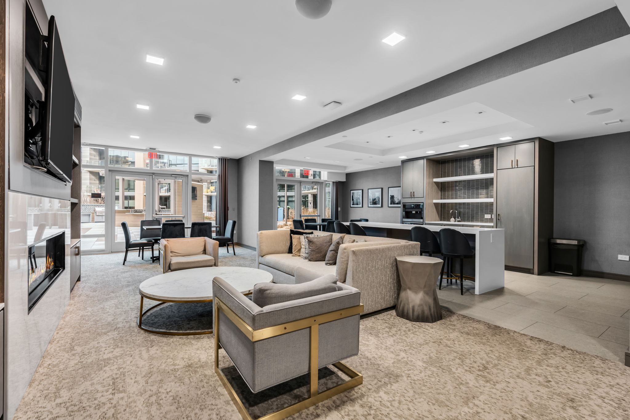 15 Morris Ave - PH 609