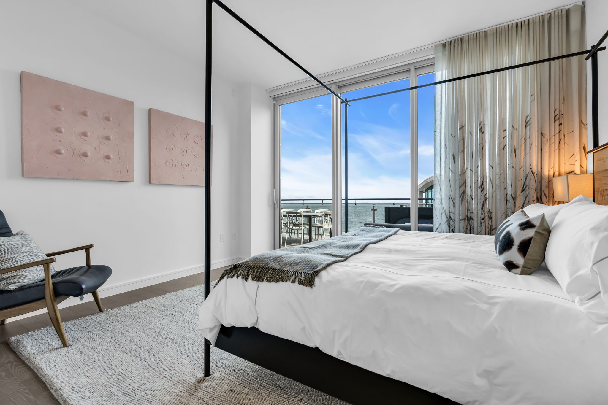 15 Morris Ave - PH 609