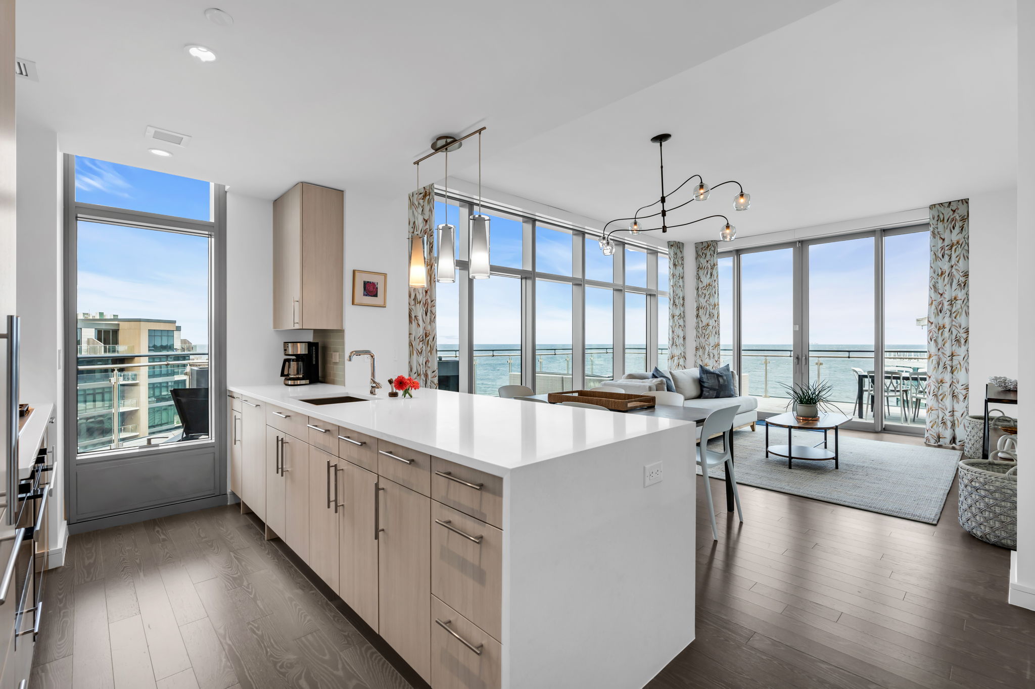 15 Morris Ave - PH 609