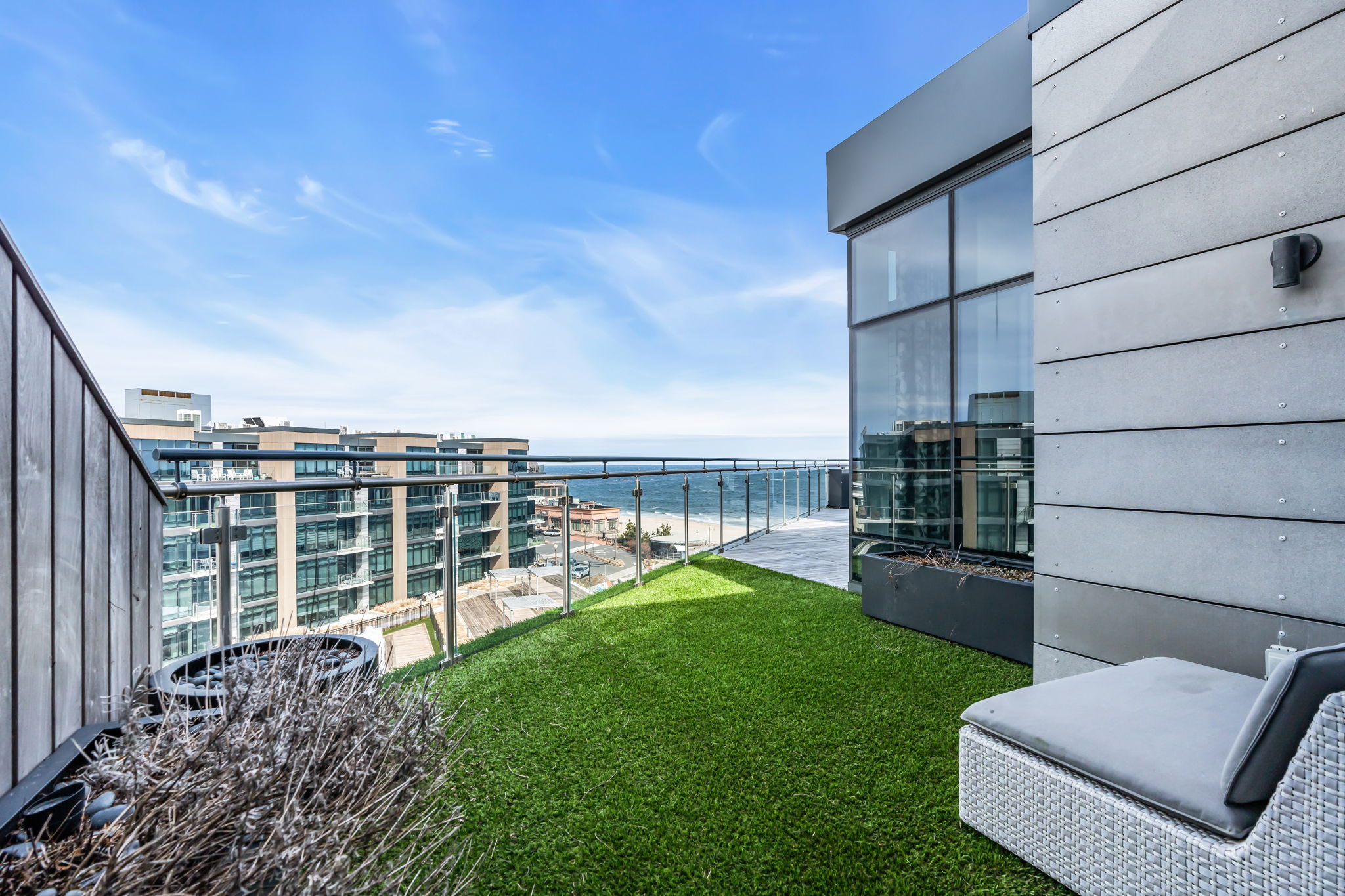 15 Morris Ave - PH 609