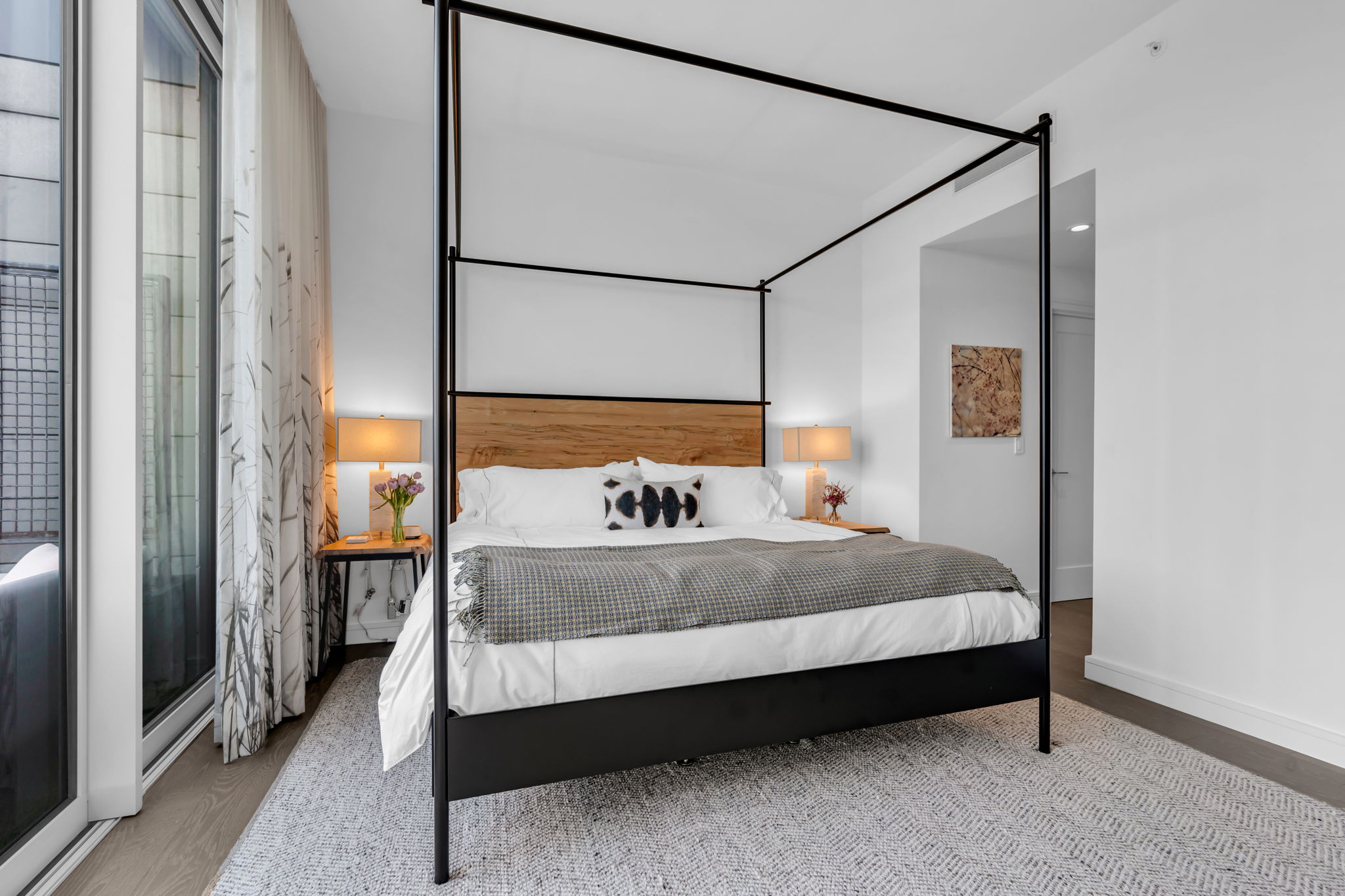 15 Morris Ave - PH 609