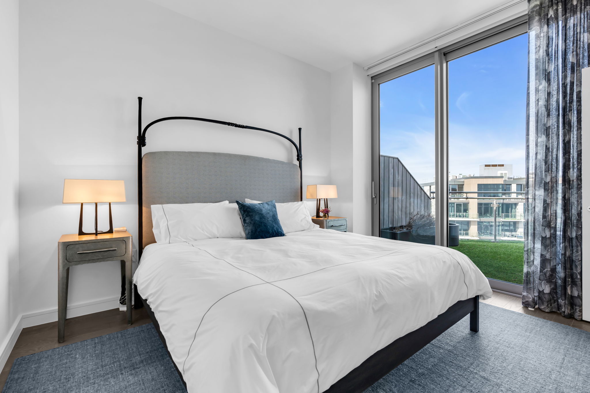 15 Morris Ave - PH 609