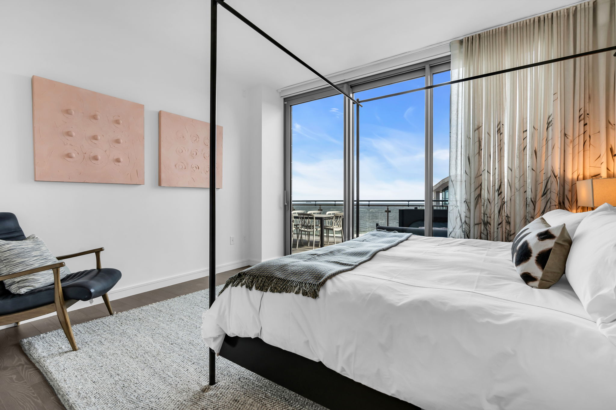 15 Morris Ave - PH 609