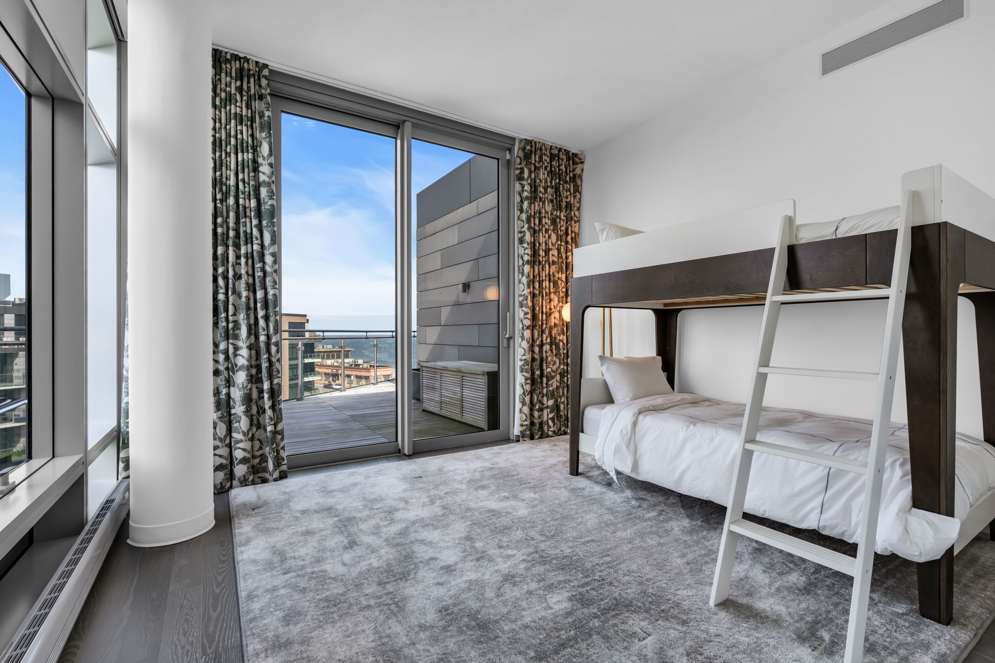 15 Morris Ave - PH 609