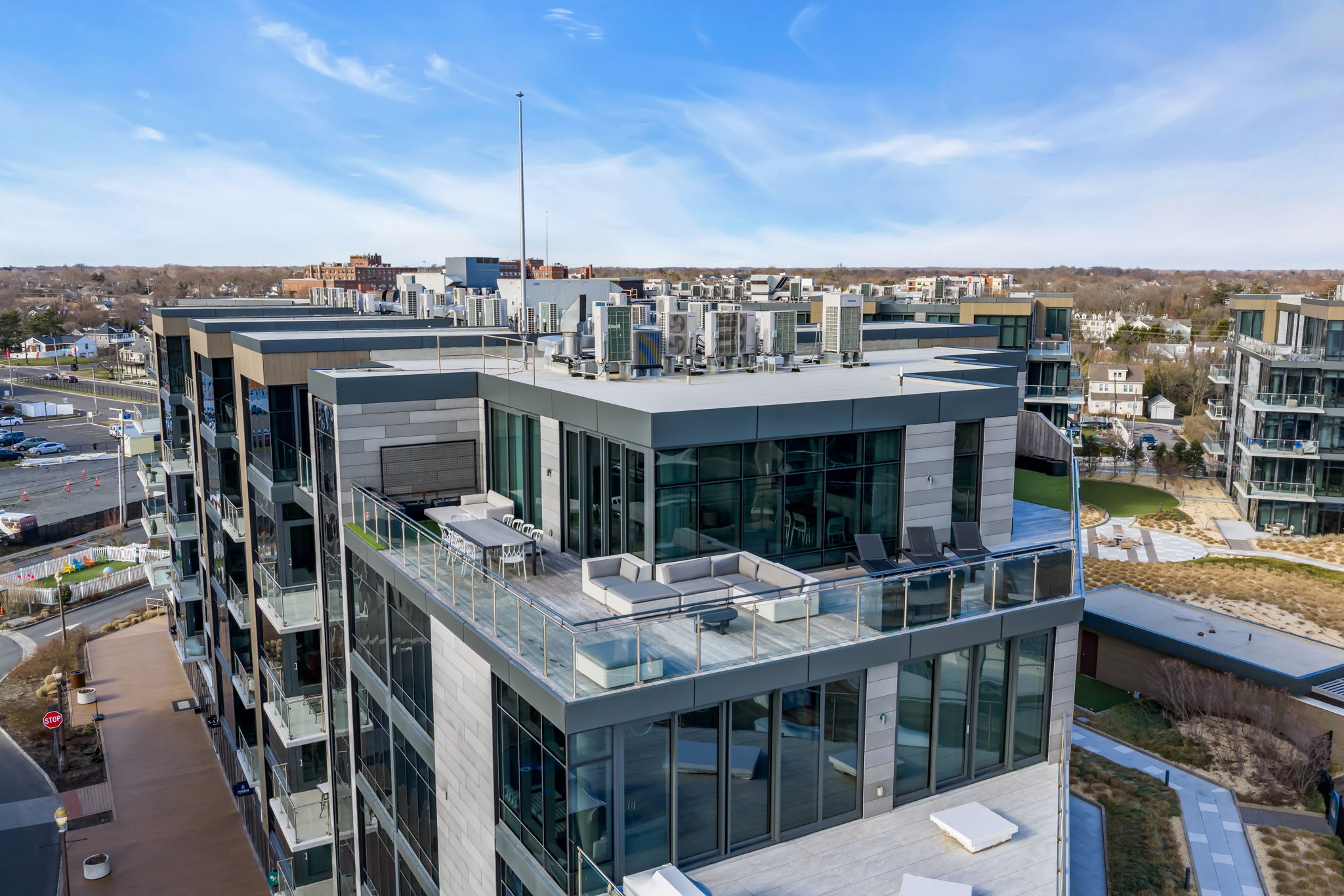 15 Morris Ave - PH 609