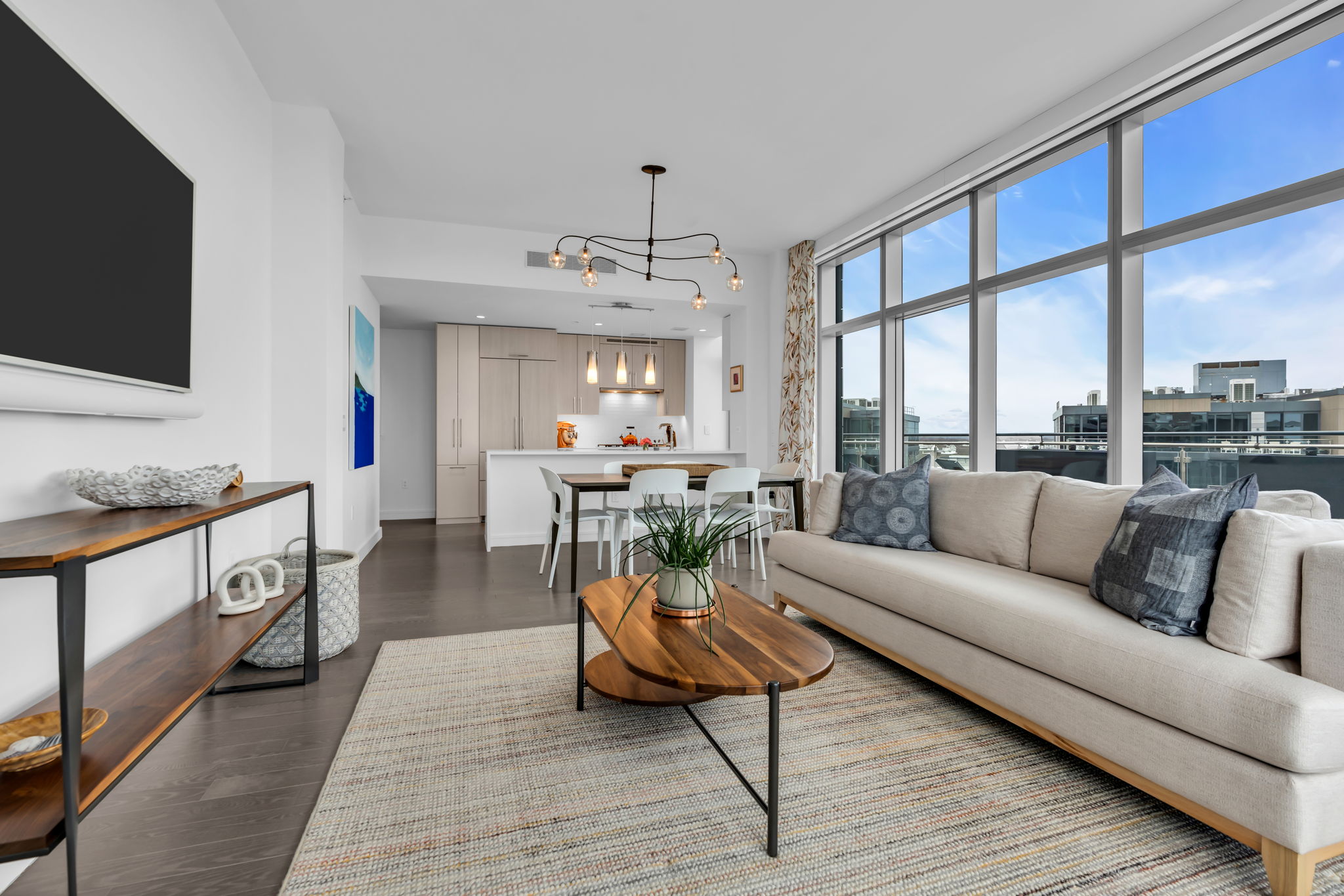 15 Morris Ave - PH 609