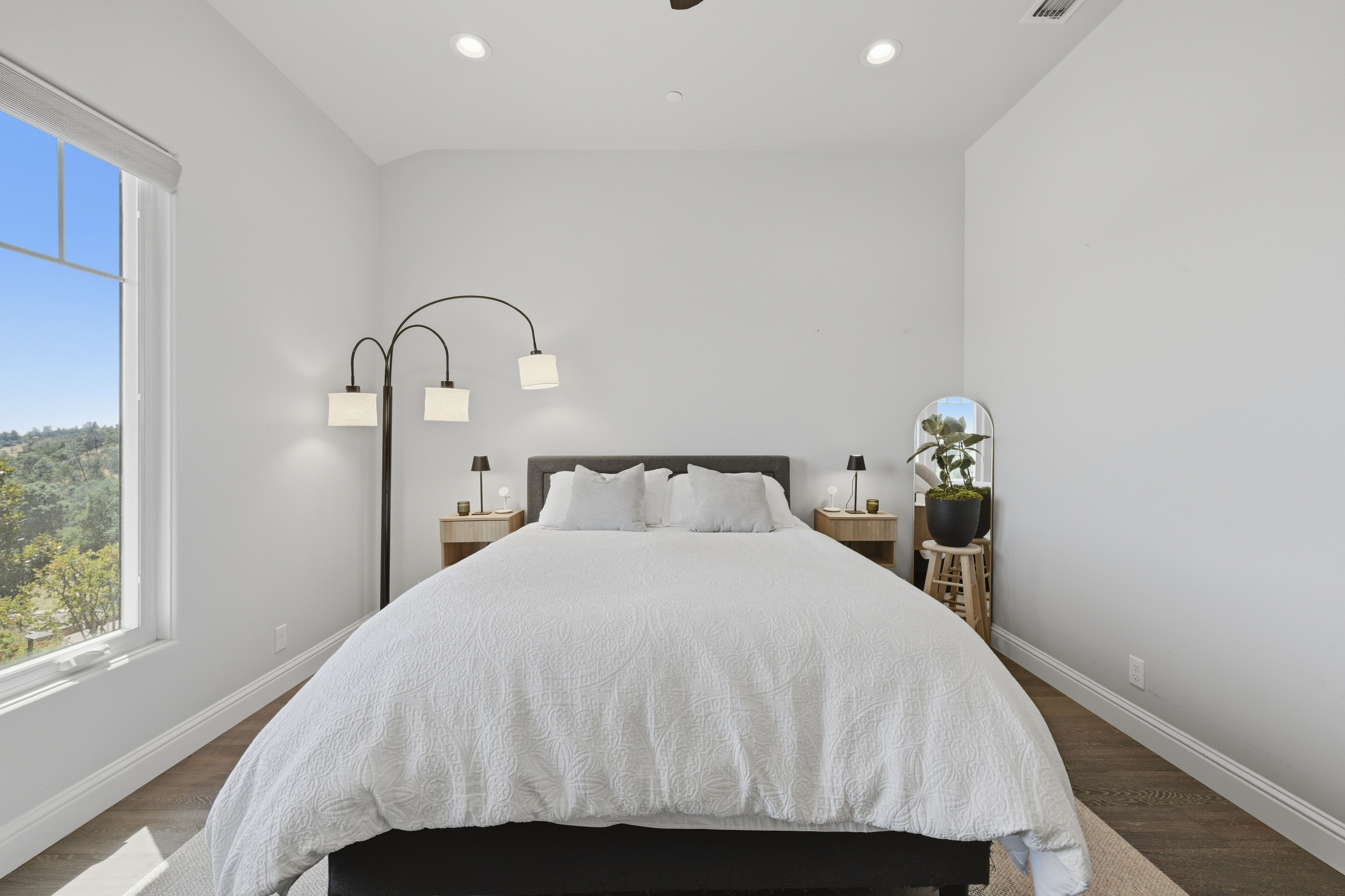 1740 Margaret Court 