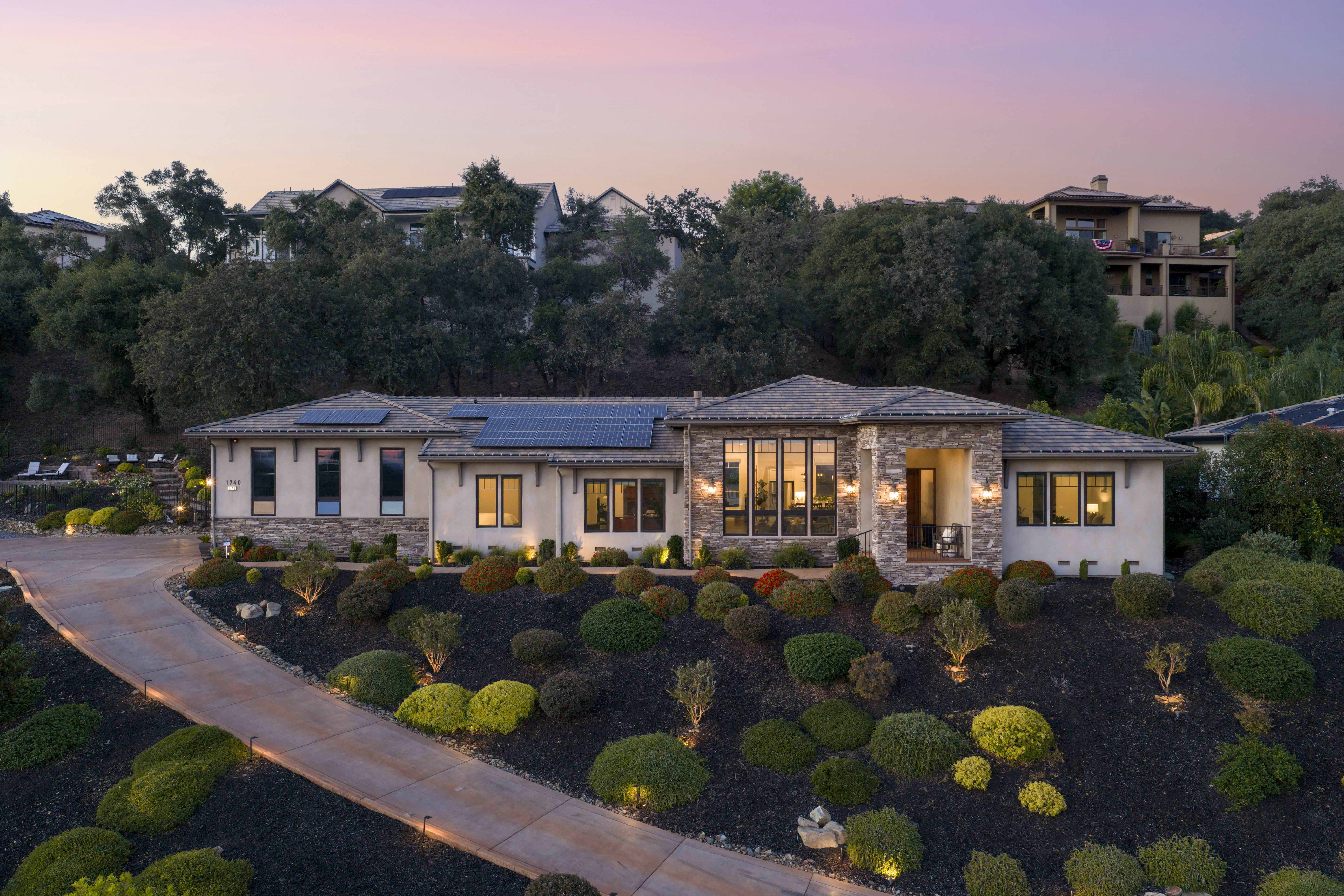 1740 Margaret Court 