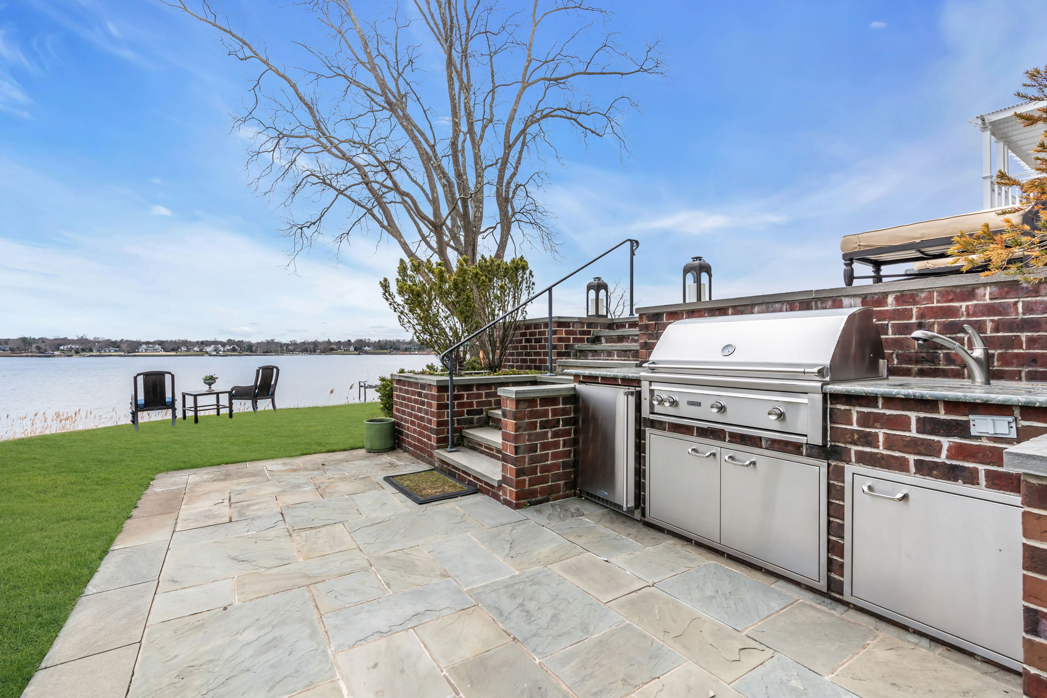 734 Navesink River Rd