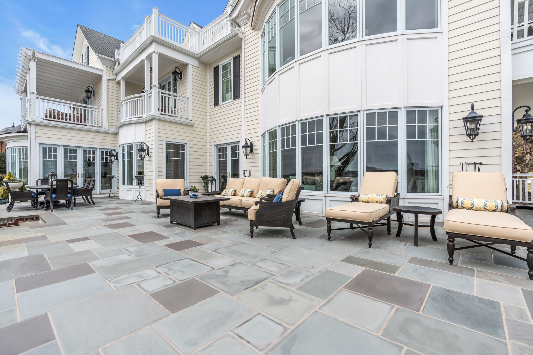 734 Navesink River Rd