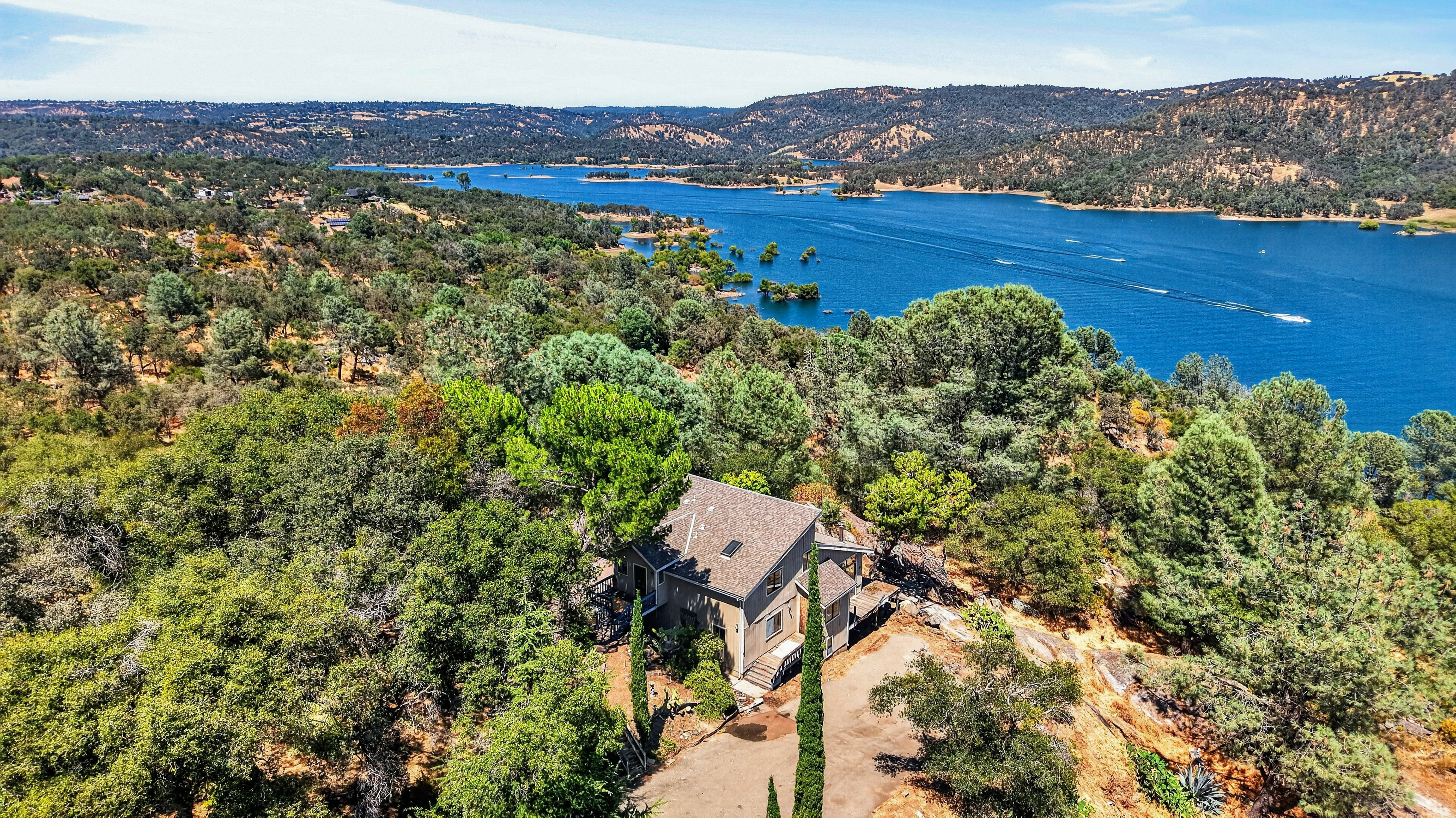 5049 Lake Forest Drive 