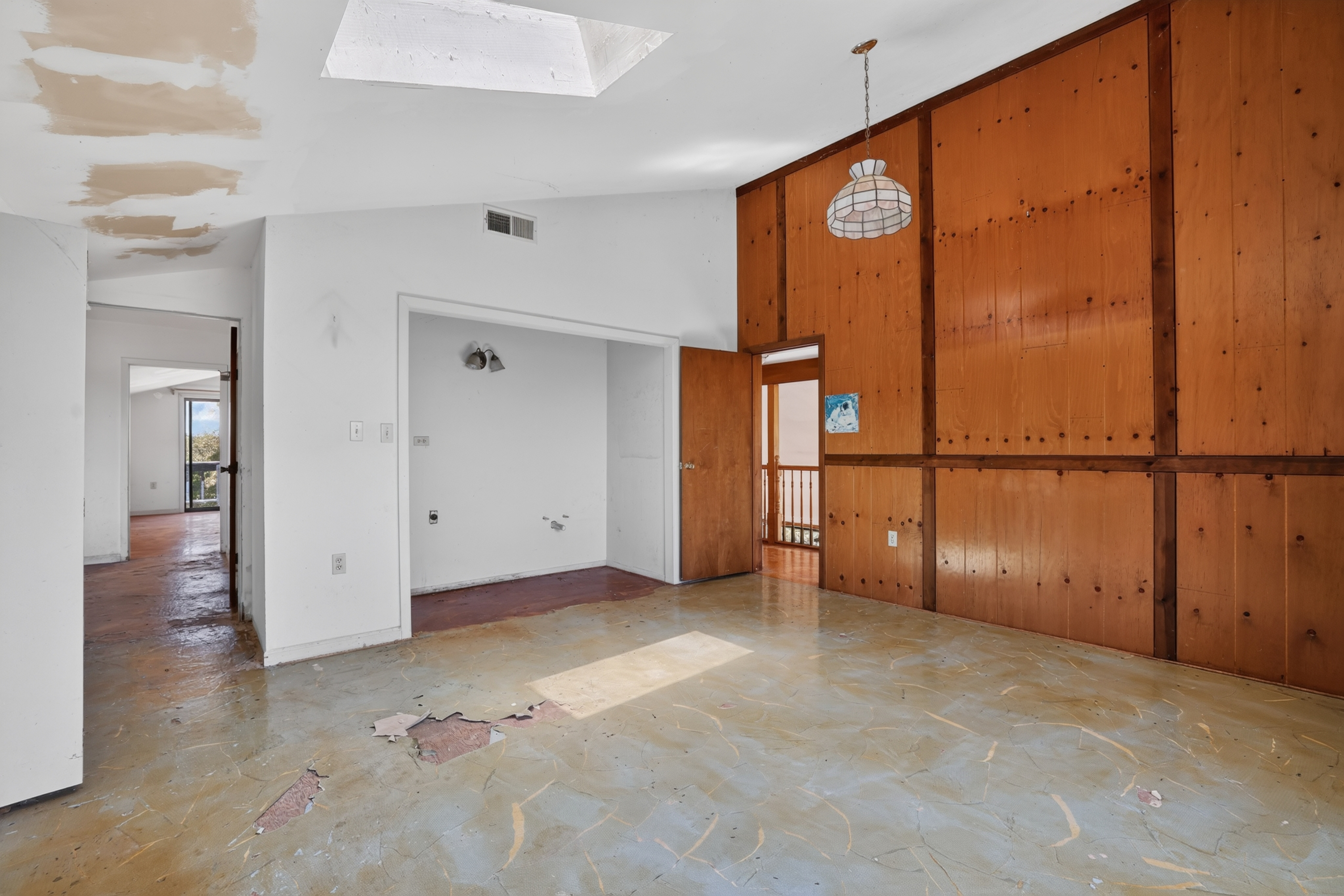 5049 Lake Forest Drive 
