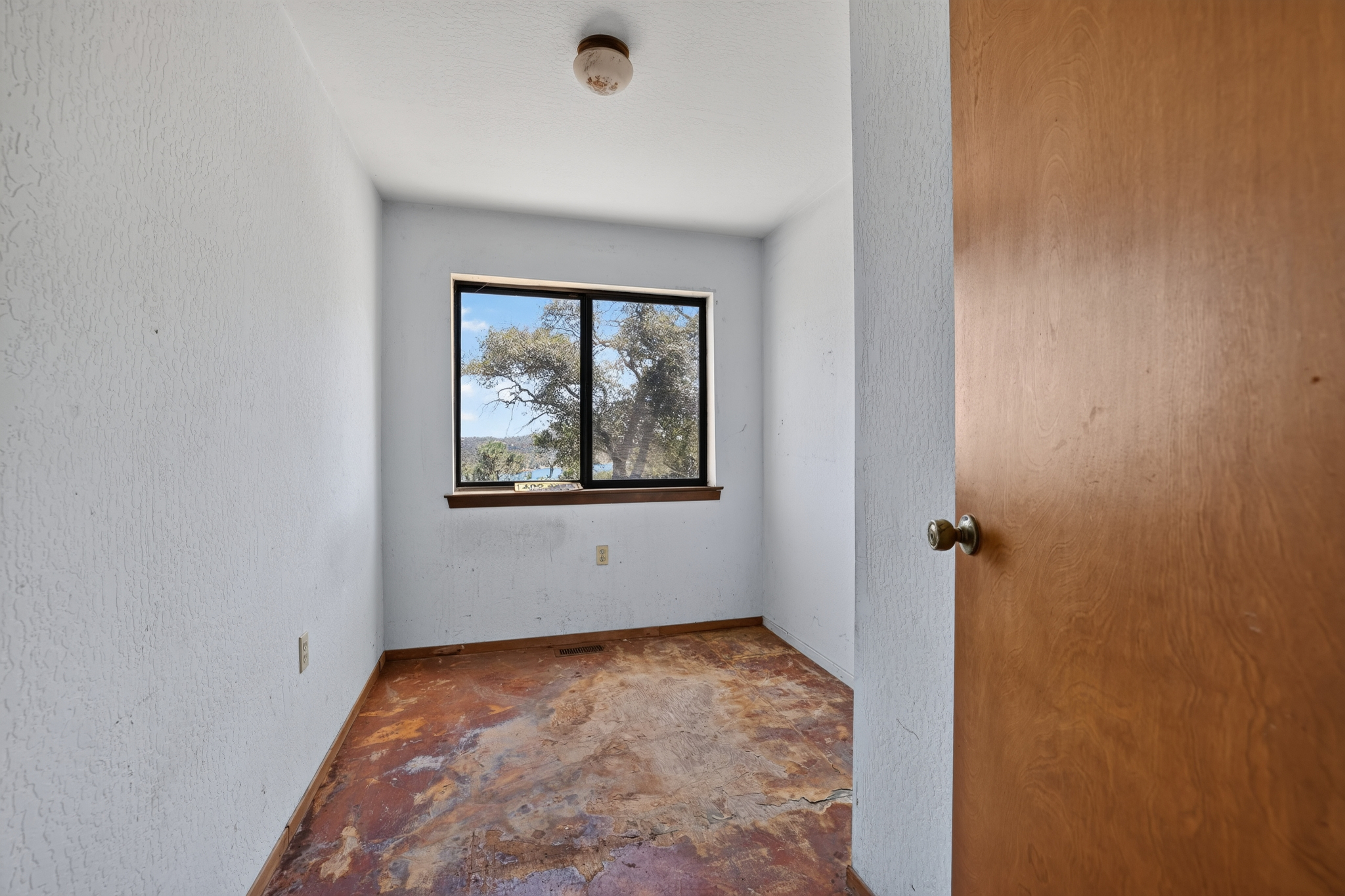 5049 Lake Forest Drive 